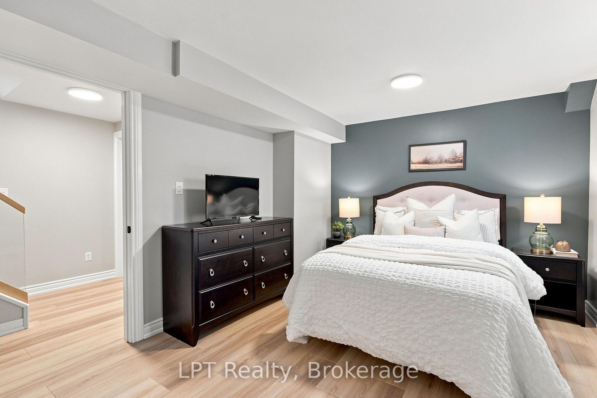 Photo 43 of 87 Darius Harns Drive, Whitby, Brooklin — HOMEH