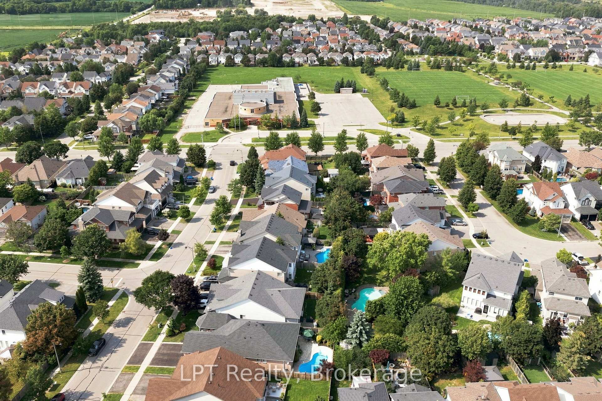 Photo 47 of 87 Darius Harns Drive, Whitby, Brooklin — HOMEH