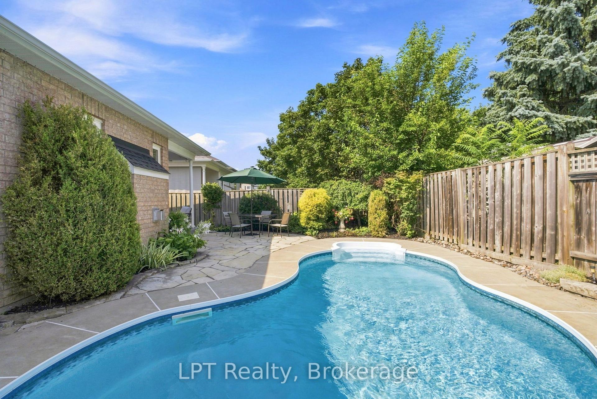 Photo 54 of 87 Darius Harns Drive, Whitby, Brooklin — HOMEH