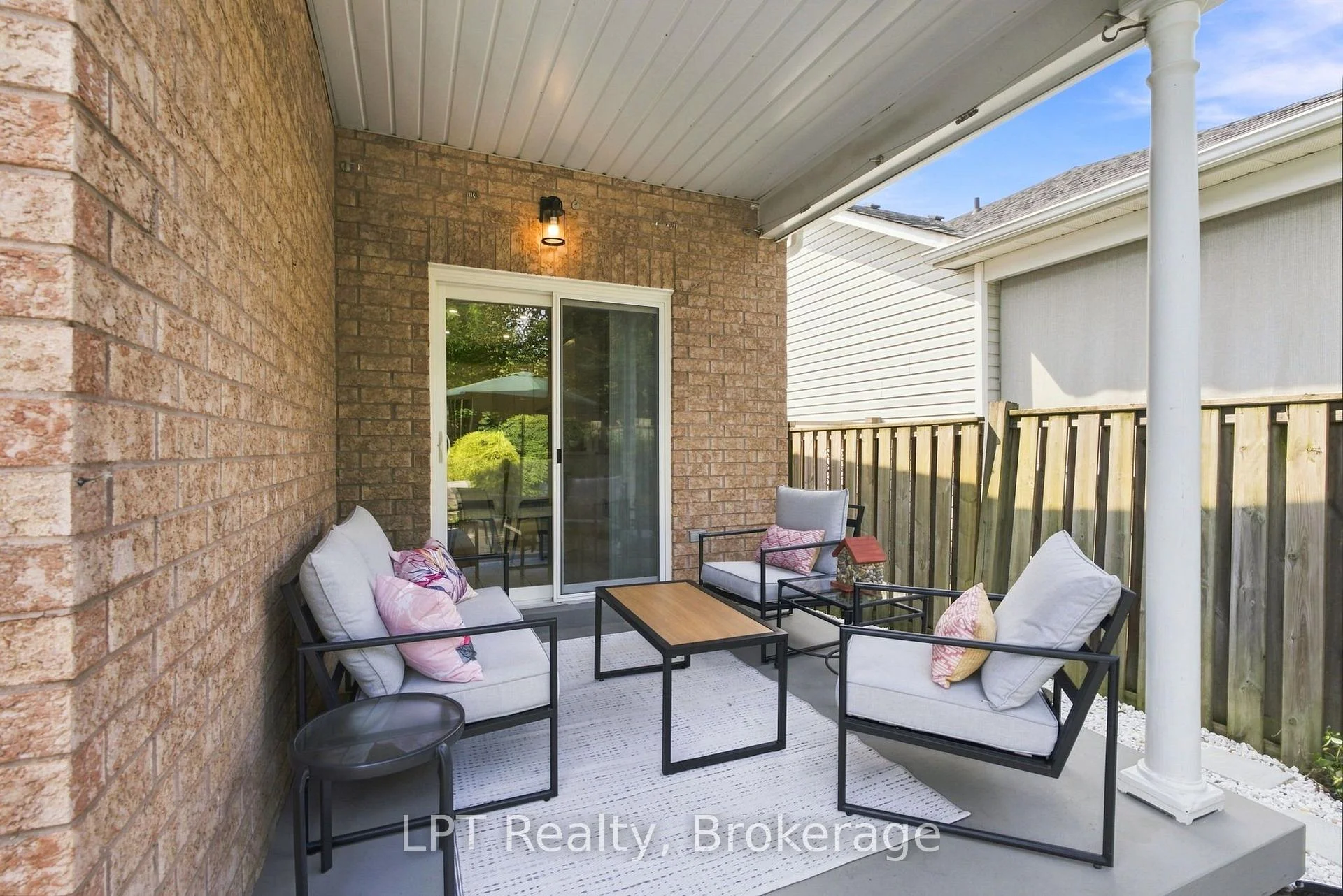 Photo 10 of 87 Darius Harns Drive, Whitby, Brooklin — HOMEH
