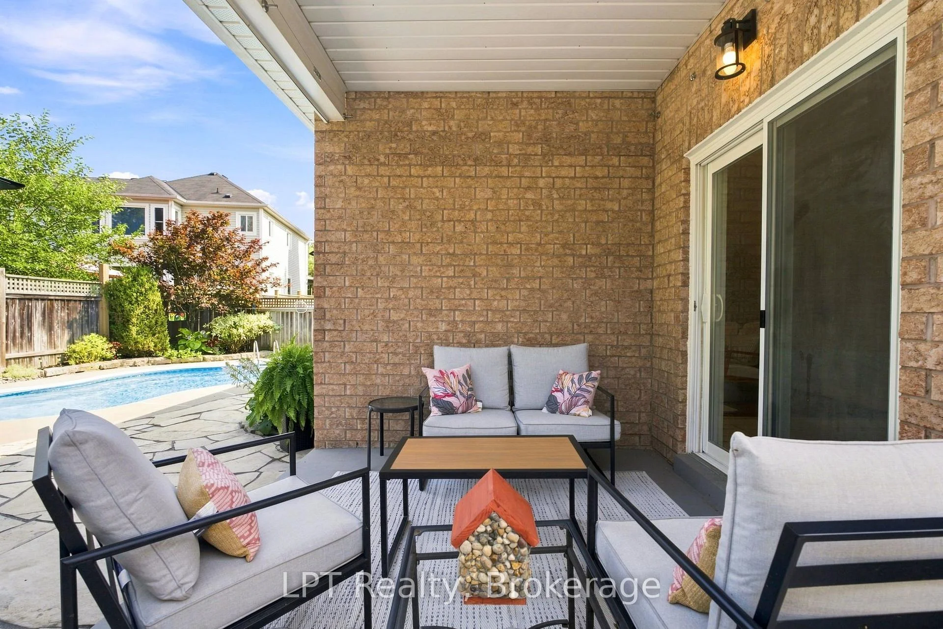 Photo 11 of 87 Darius Harns Drive, Whitby, Brooklin — HOMEH