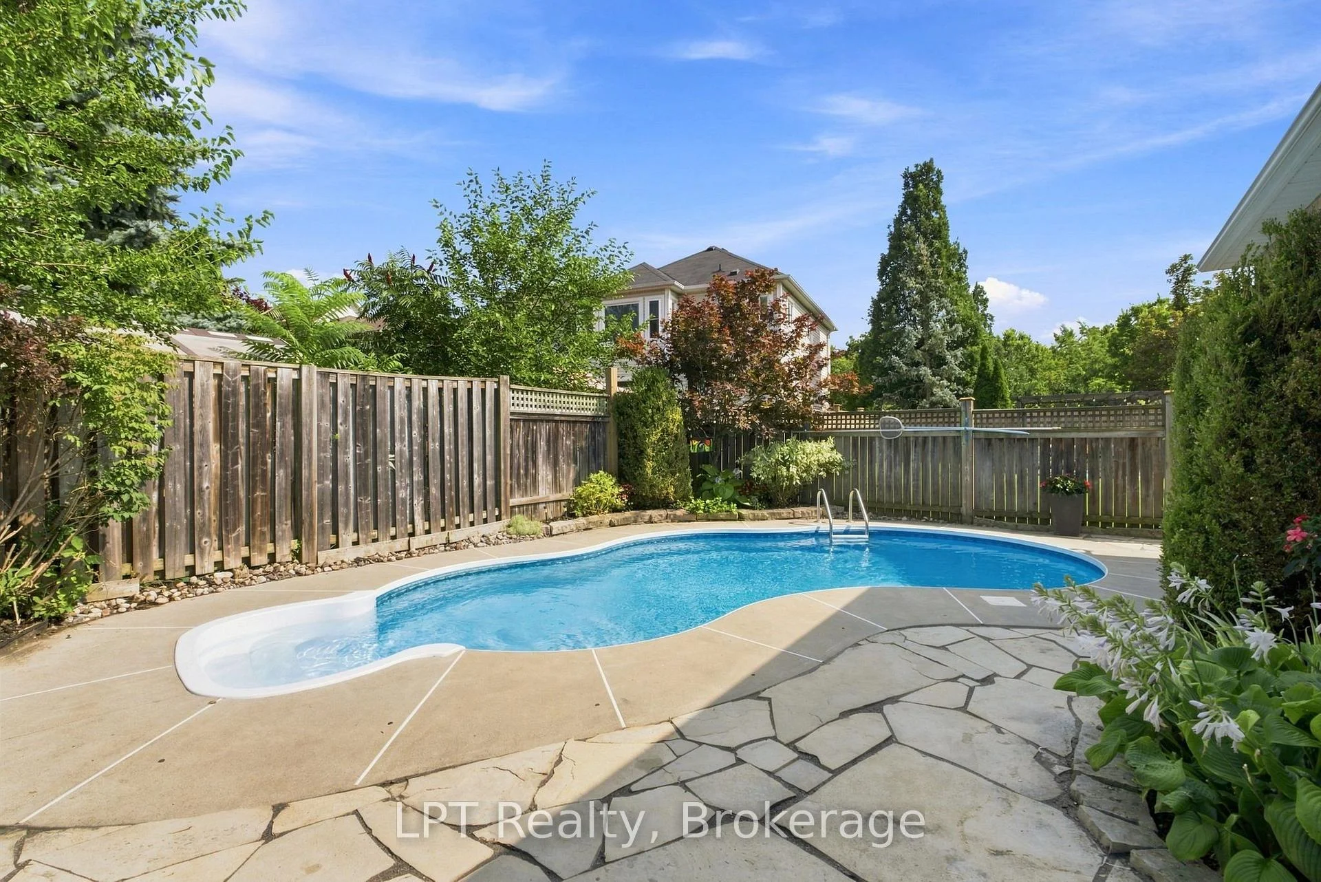 Photo 12 of 87 Darius Harns Drive, Whitby, Brooklin — HOMEH