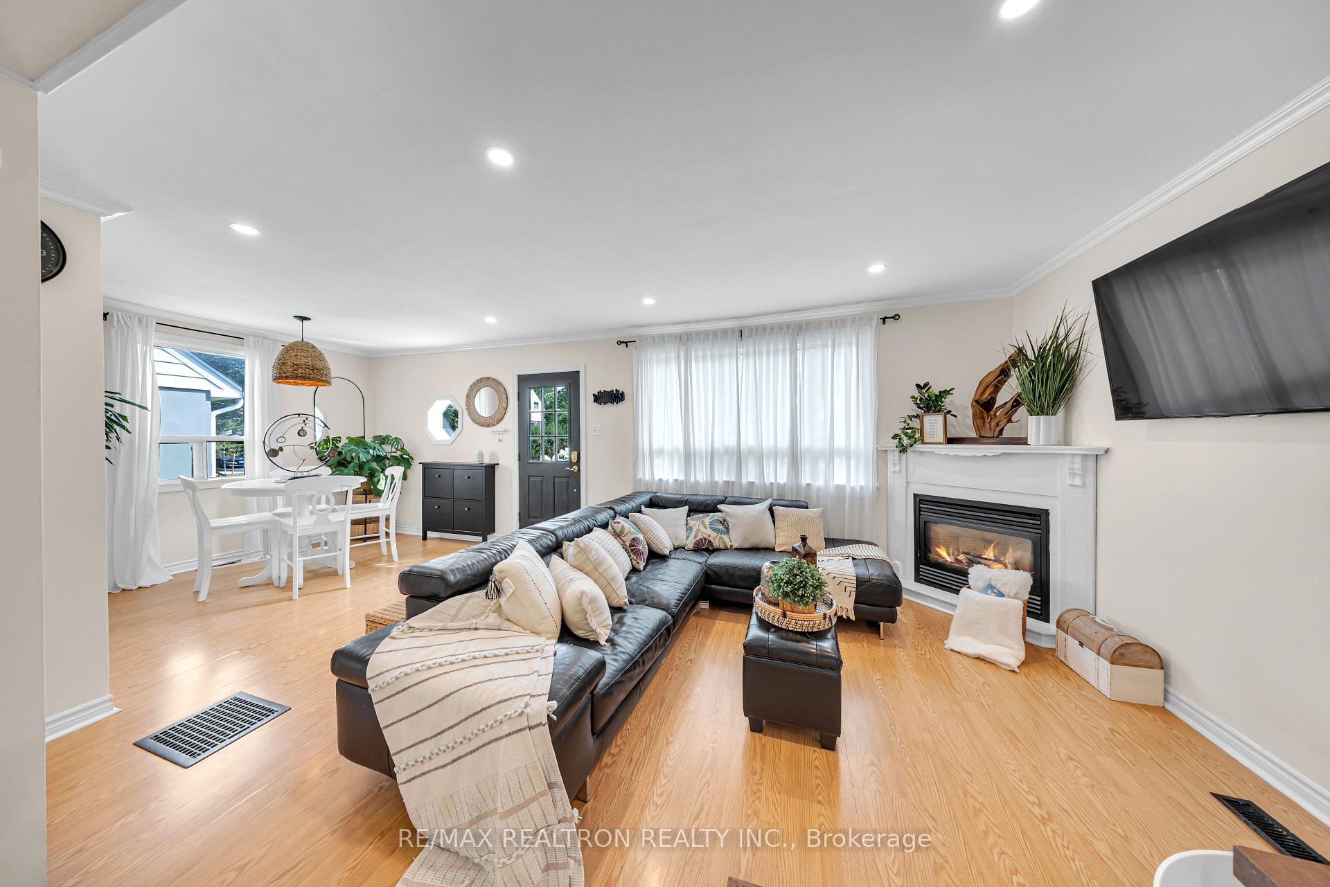 Photo 8 of 60 Dorset Road, Scarborough, Cliffcrest — HOMEH