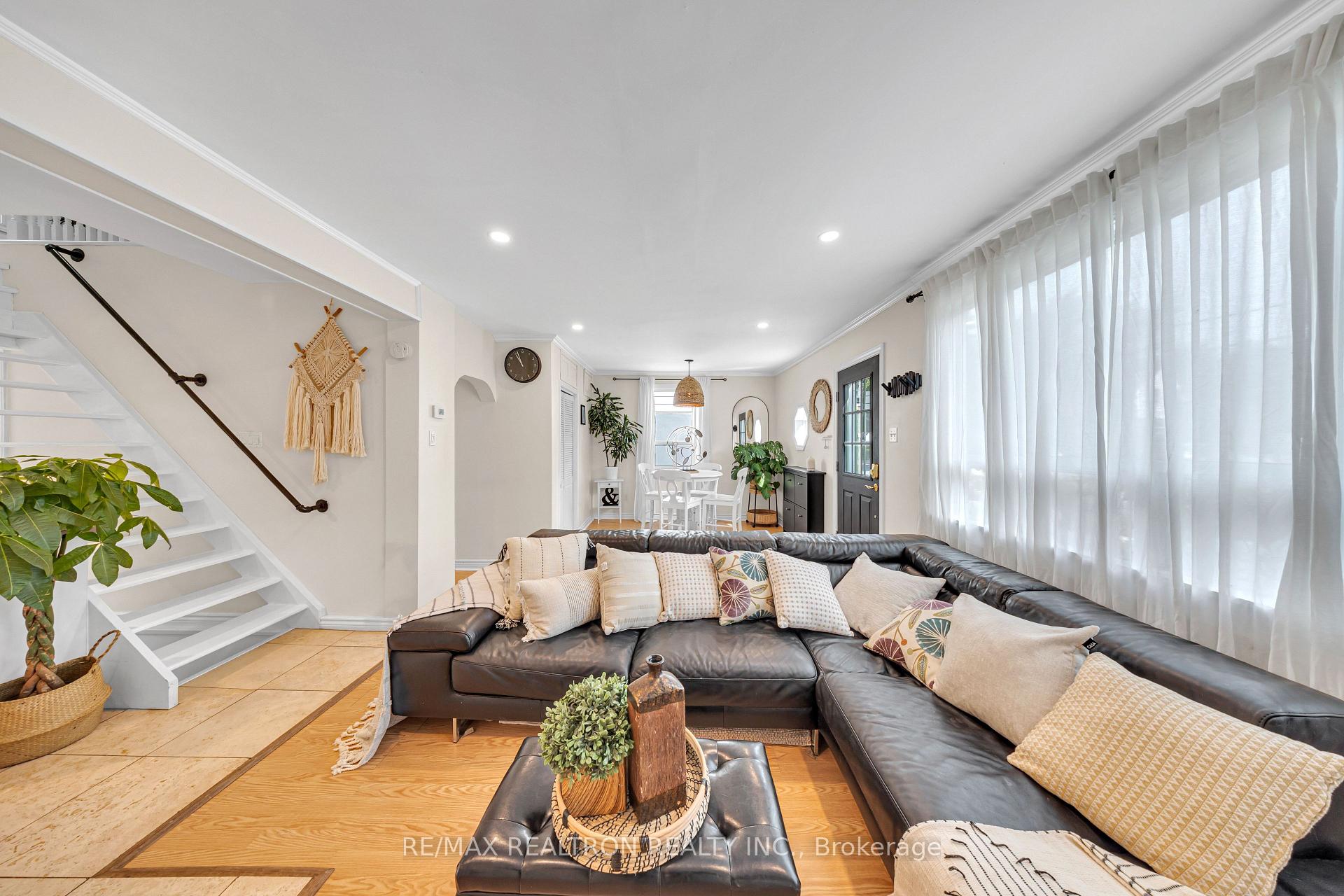 Photo 10 of 60 Dorset Road, Scarborough, Cliffcrest — HOMEH
