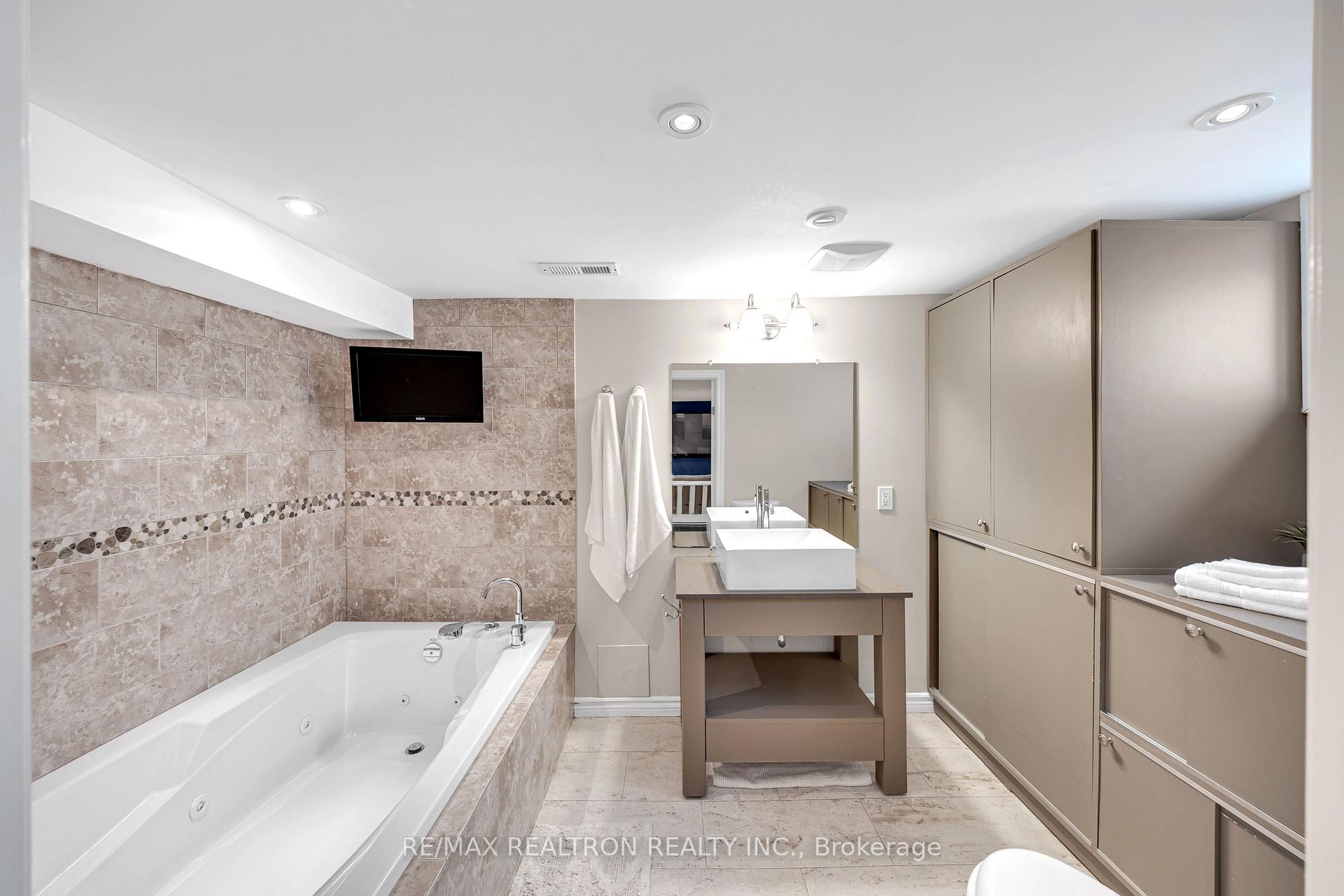 Photo 25 of 60 Dorset Road, Scarborough, Cliffcrest — HOMEH