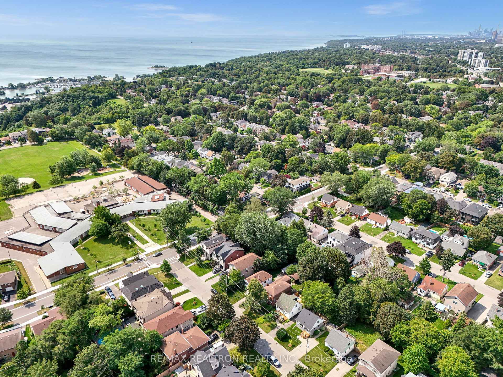 Photo 37 of 60 Dorset Road, Scarborough, Cliffcrest — HOMEH