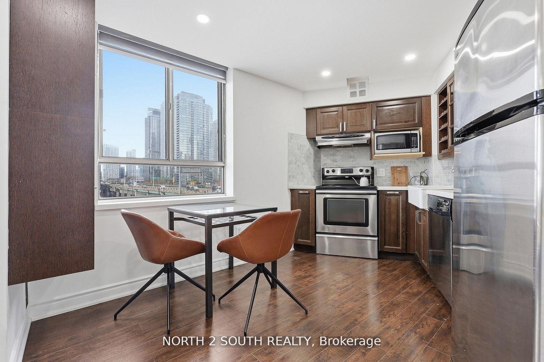 Photo 3 of Unit 505, 270 Queens Quay W, Toronto, Waterfront Communities — HOMEH