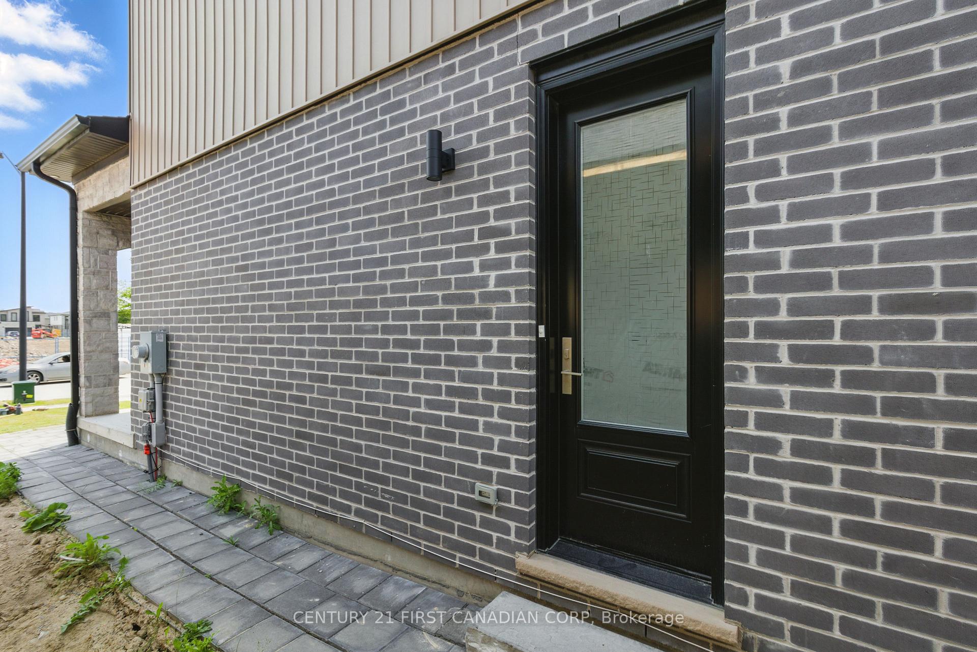 Photo 2 of 2308 Saddlerock Avenue, London, North S — HOMEH