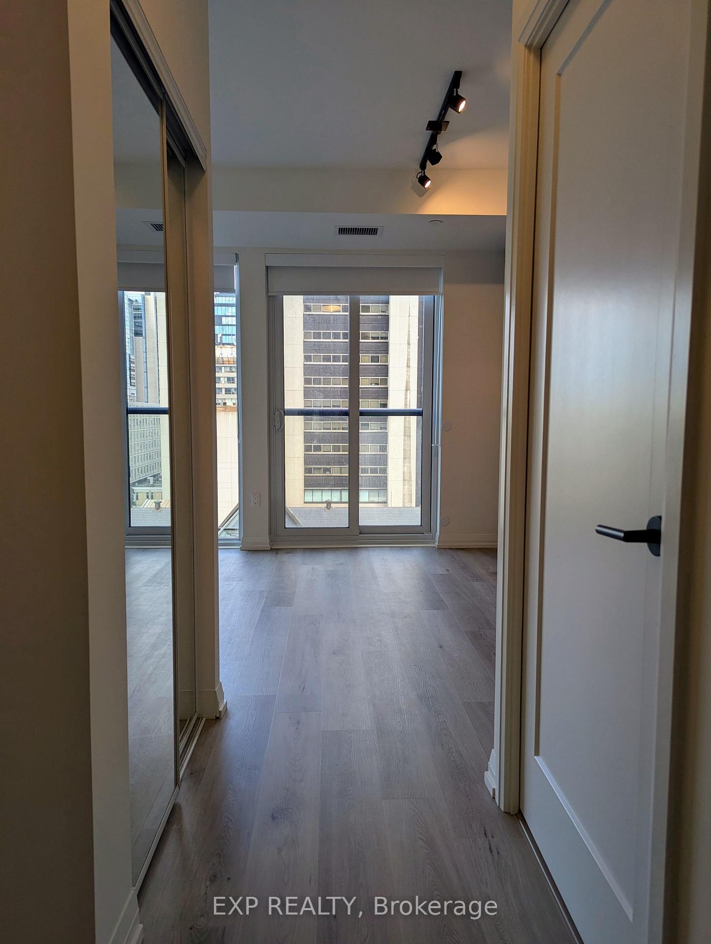 Photo 14 of Unit 814, 280 Dundas Street W, Toronto, Kensington-Chinatown — HOMEH