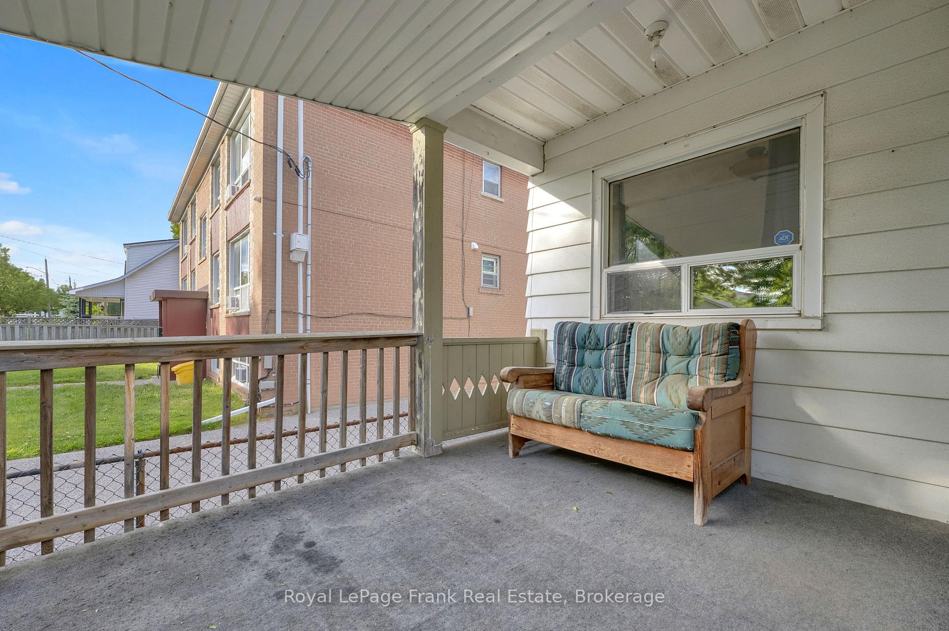 Photo 3 of 121 Cromwell Avenue, Oshawa, Vanier — HOMEH