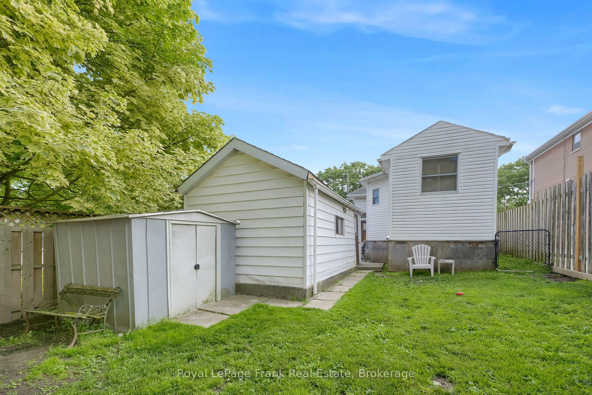 Photo 23 of 121 Cromwell Avenue, Oshawa, Vanier — HOMEH
