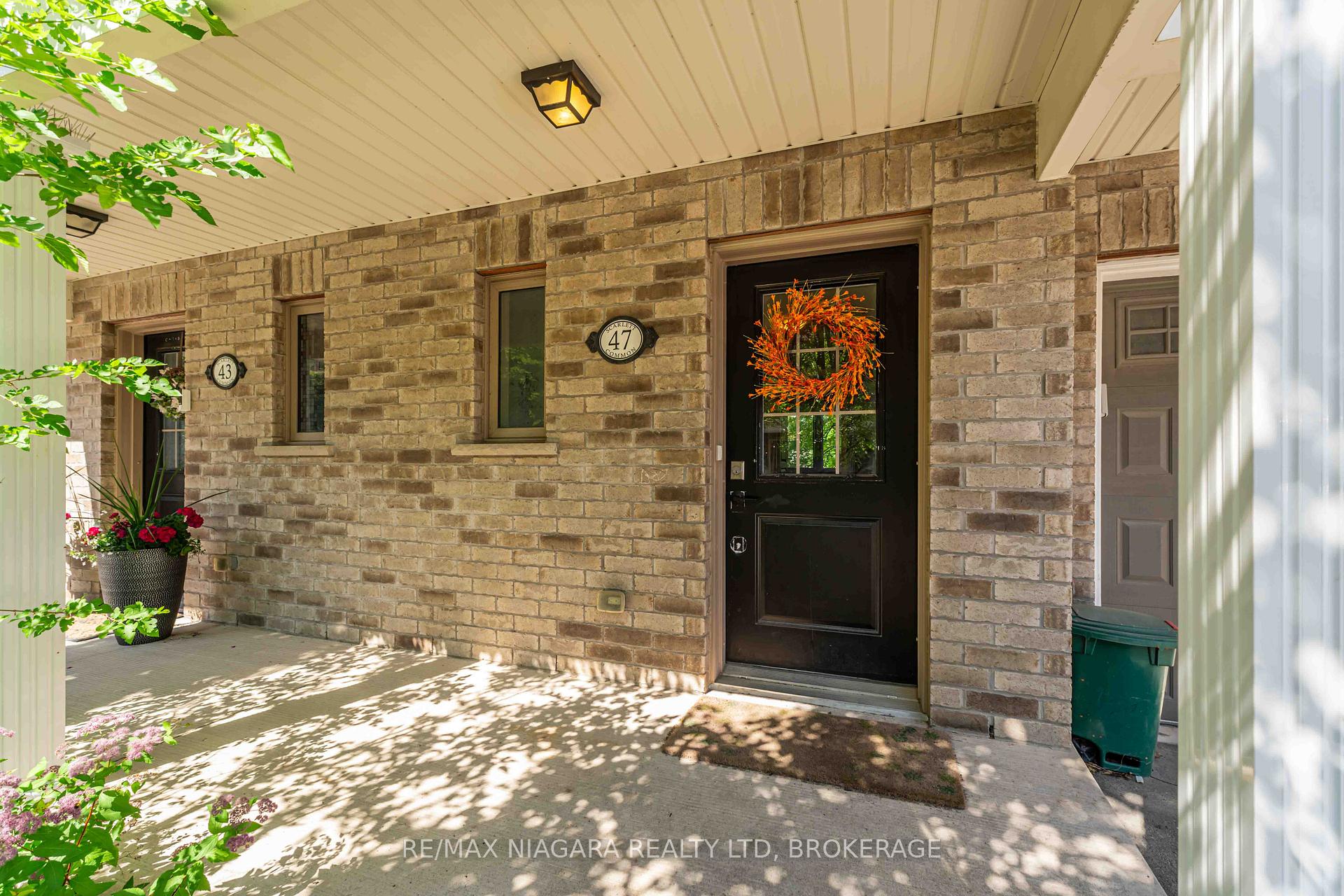 Photo 2 of 47 Scarlett Common, St. Catharines, Secord Woods — HOMEH