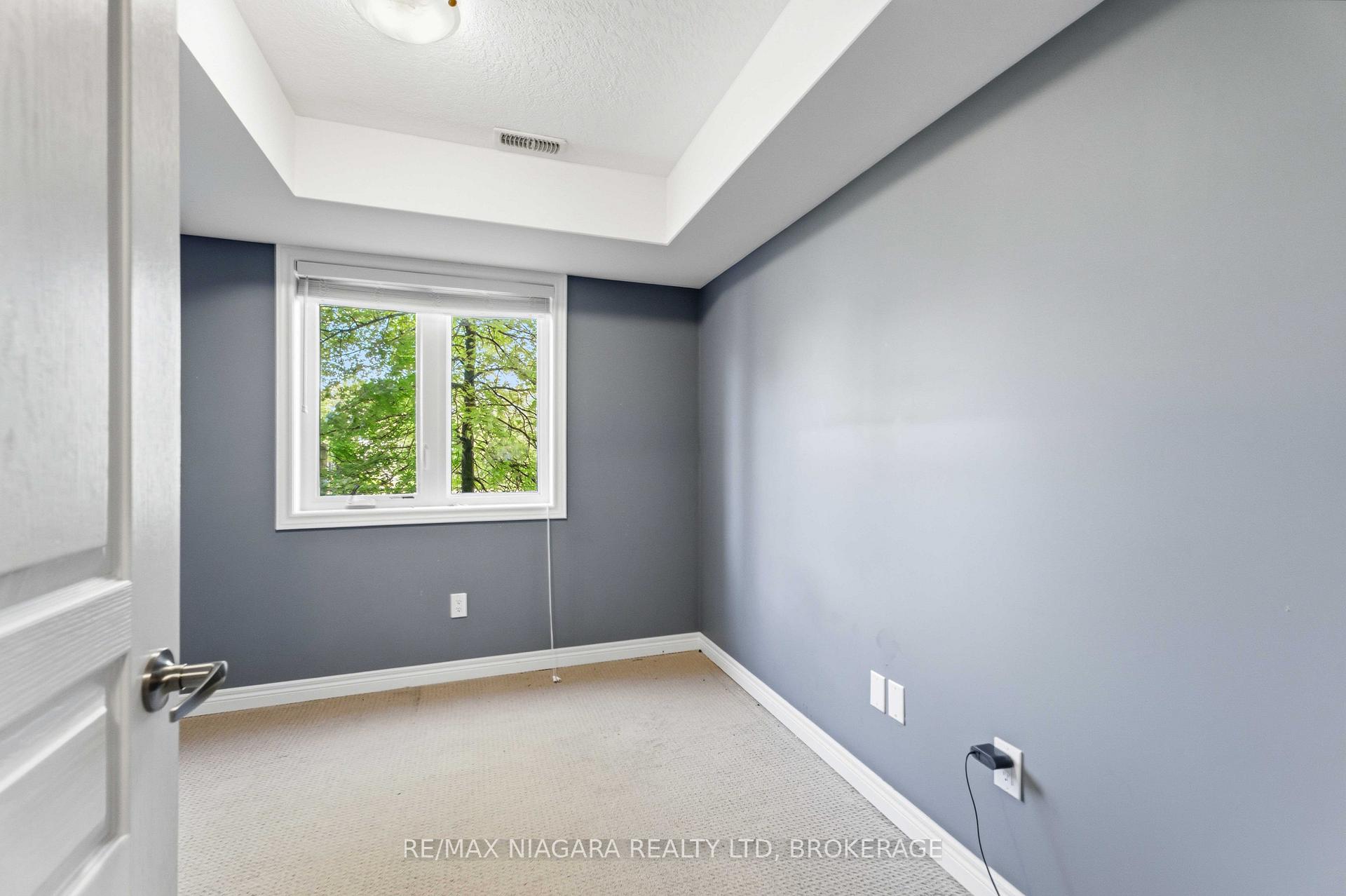 Photo 5 of 47 Scarlett Common, St. Catharines, Secord Woods — HOMEH