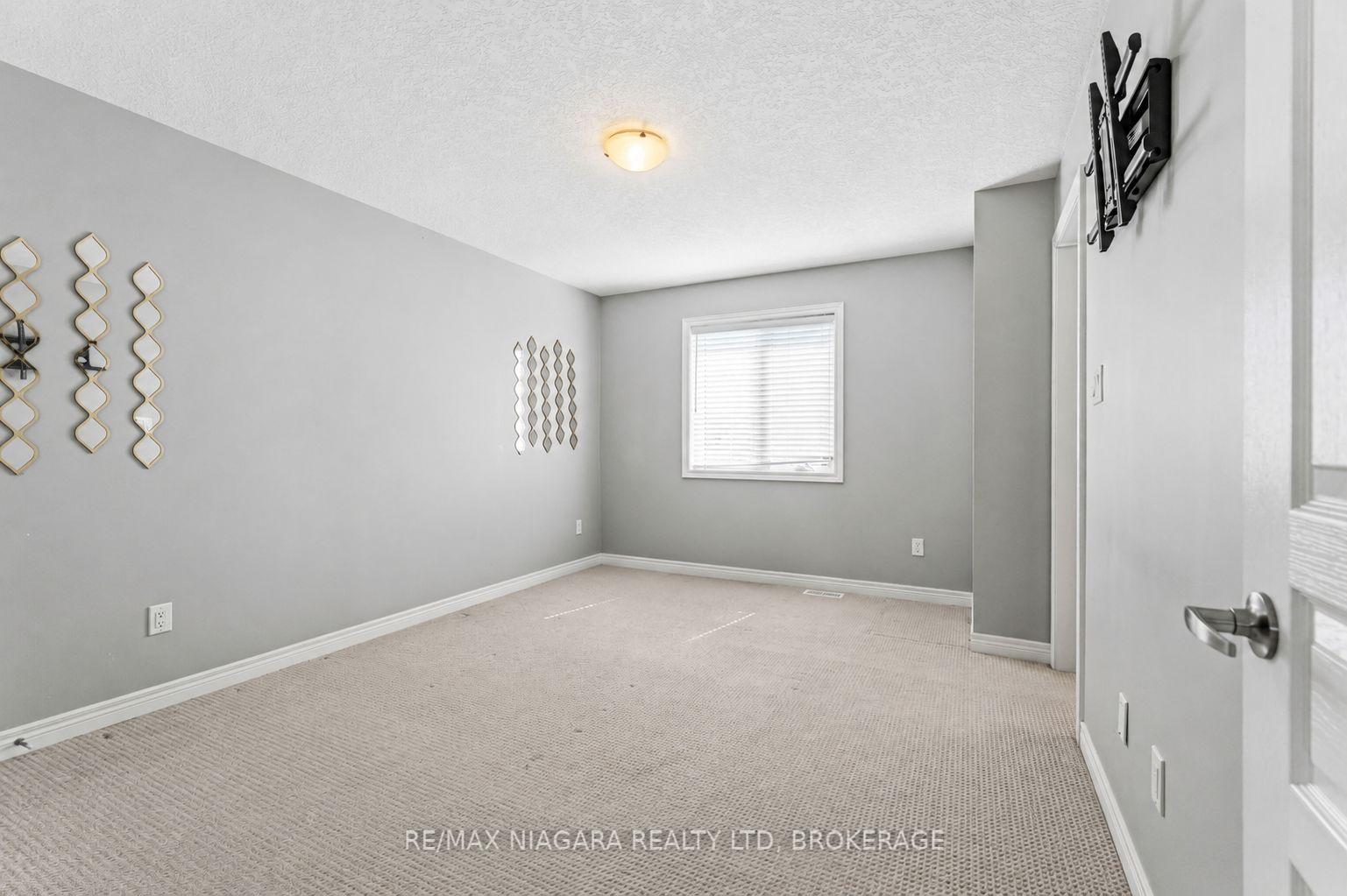 Photo 18 of 47 Scarlett Common, St. Catharines, Secord Woods — HOMEH