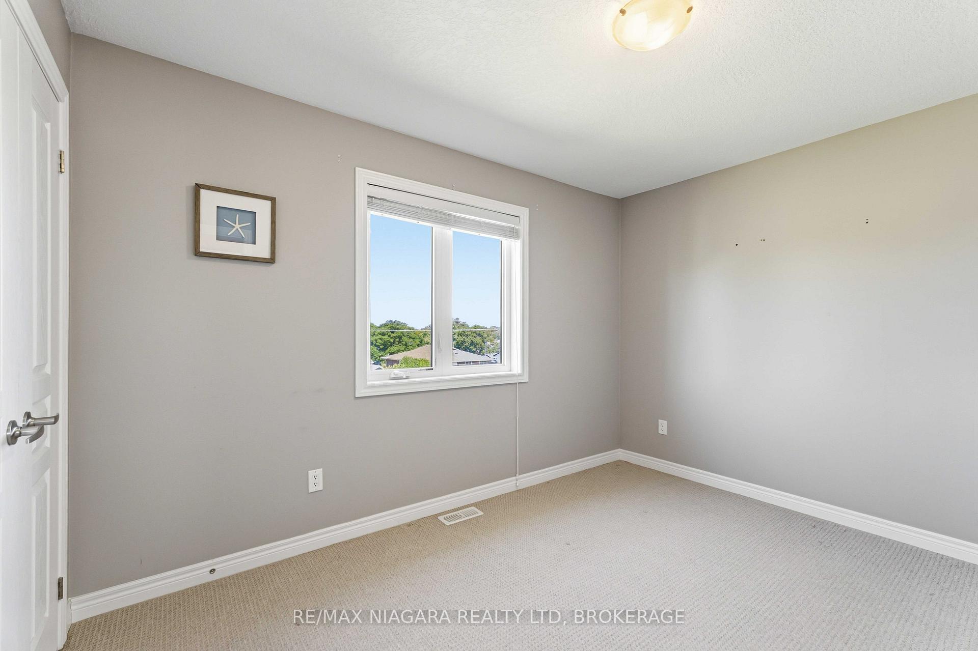 Photo 21 of 47 Scarlett Common, St. Catharines, Secord Woods — HOMEH