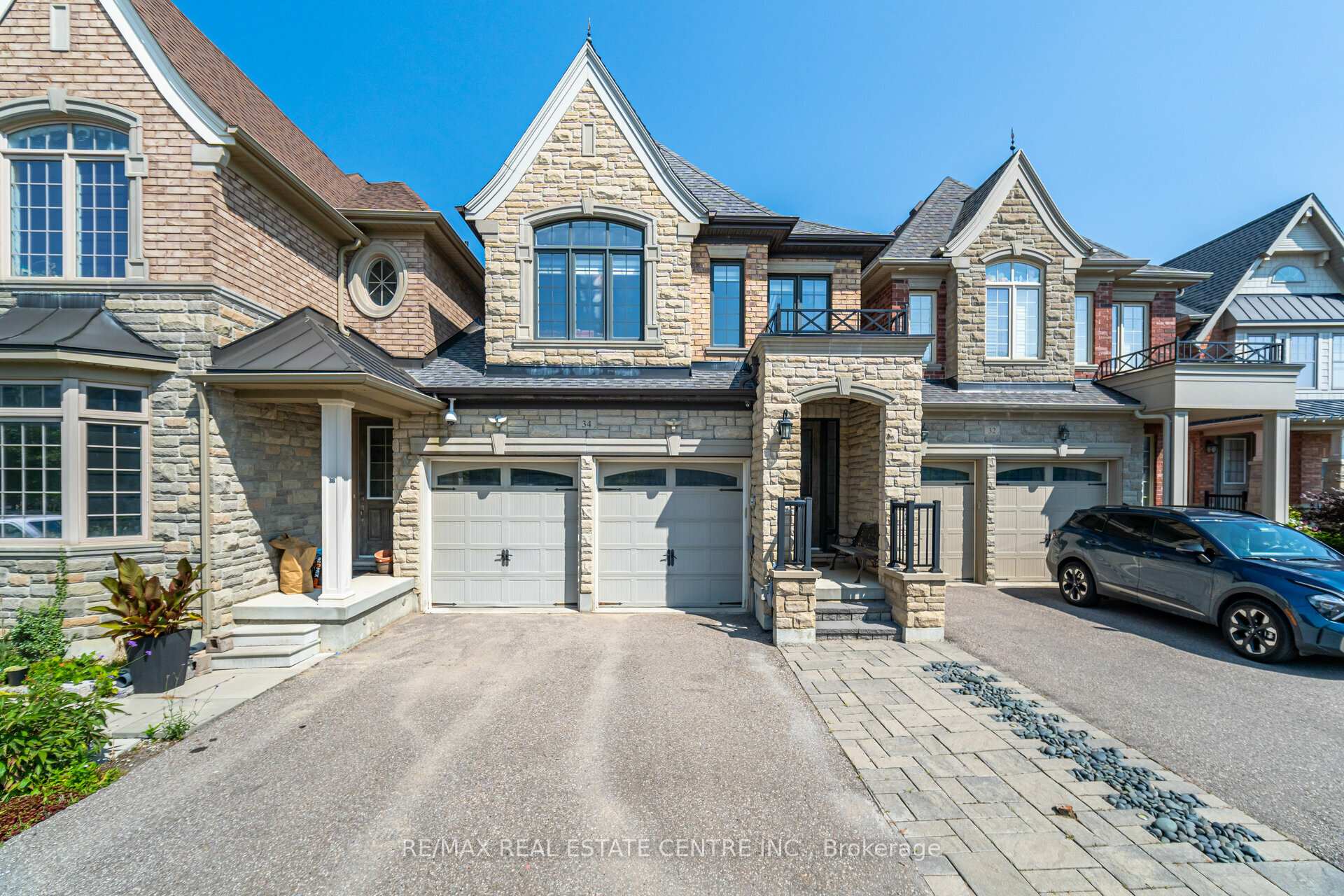 Photo 1 of 34 Alex Campbell Crescent, King, King City — HOMEH