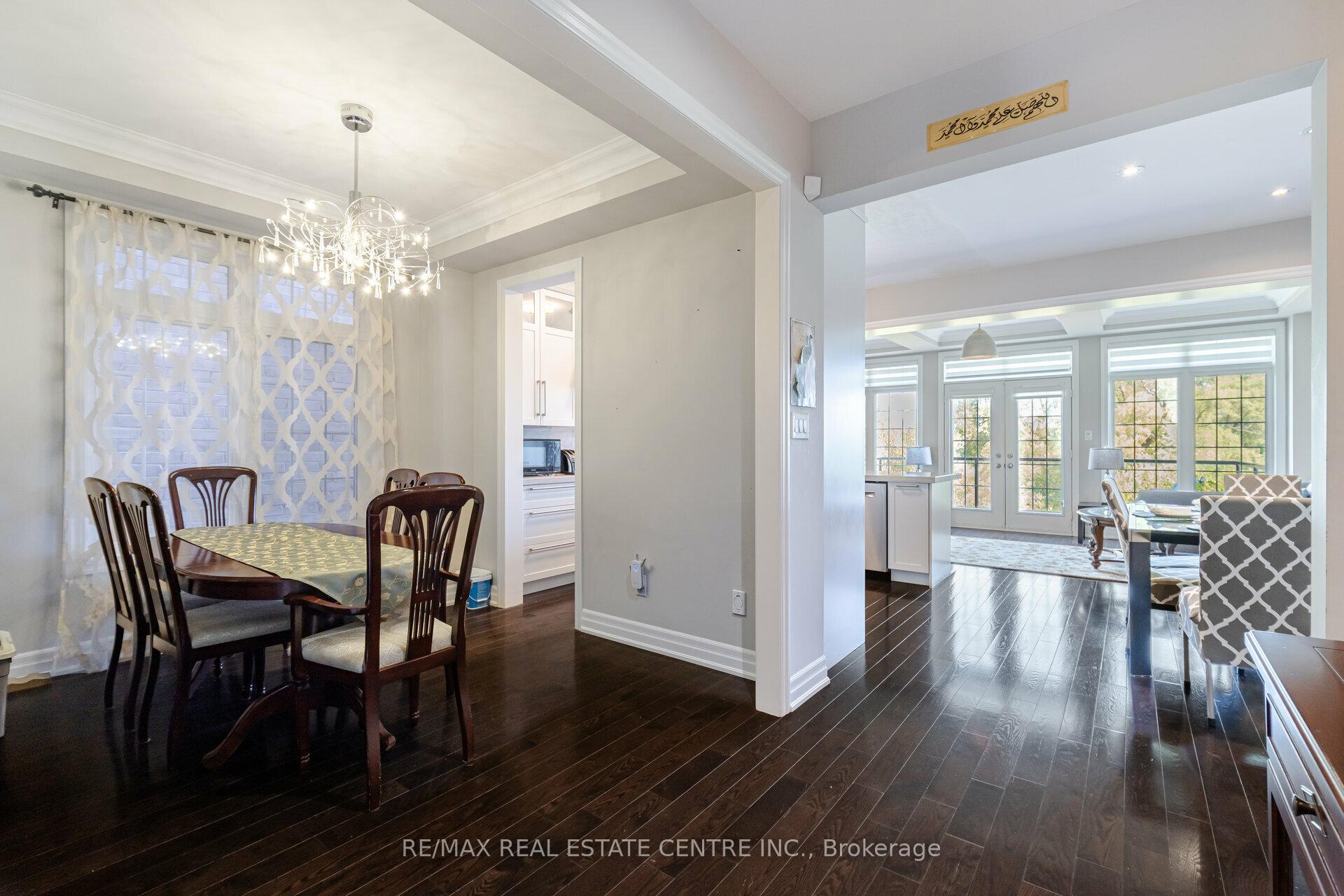 Photo 5 of 34 Alex Campbell Crescent, King, King City — HOMEH
