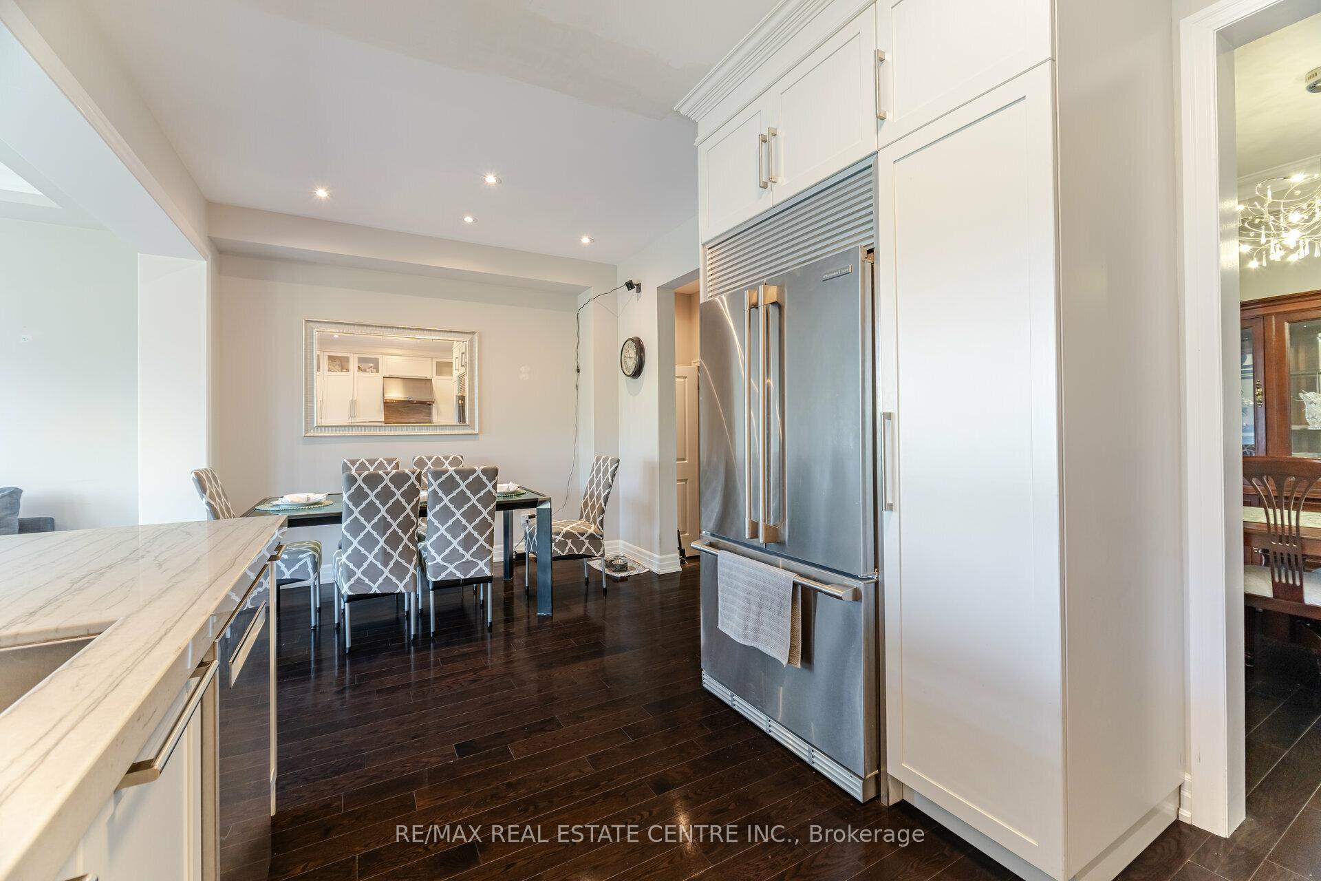 Photo 6 of 34 Alex Campbell Crescent, King, King City — HOMEH