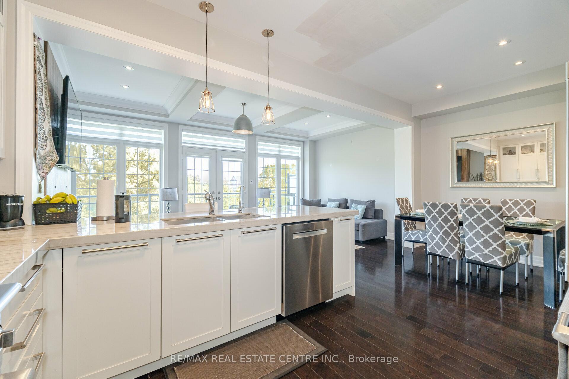 Photo 9 of 34 Alex Campbell Crescent, King, King City — HOMEH