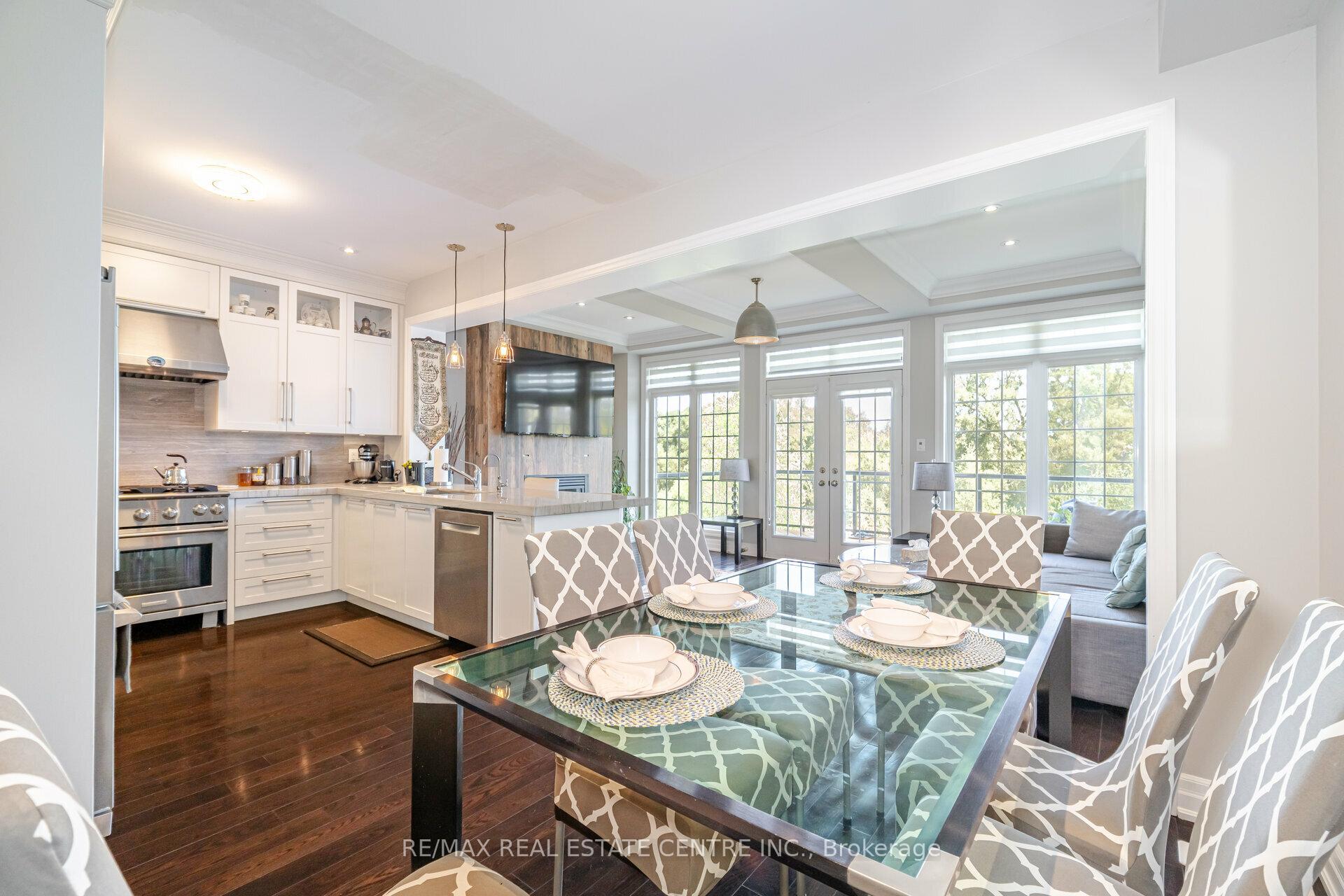 Photo 10 of 34 Alex Campbell Crescent, King, King City — HOMEH