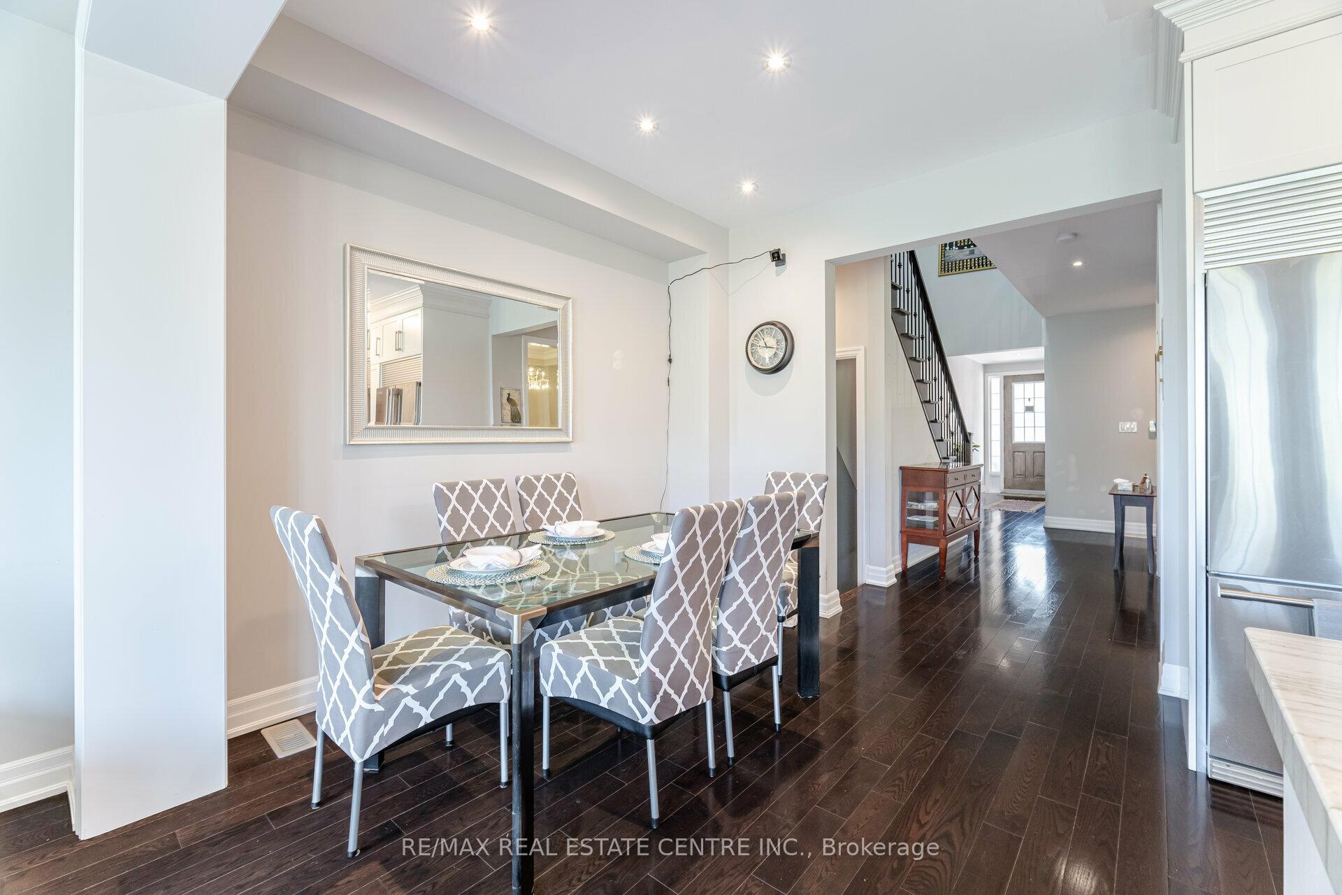 Photo 11 of 34 Alex Campbell Crescent, King, King City — HOMEH