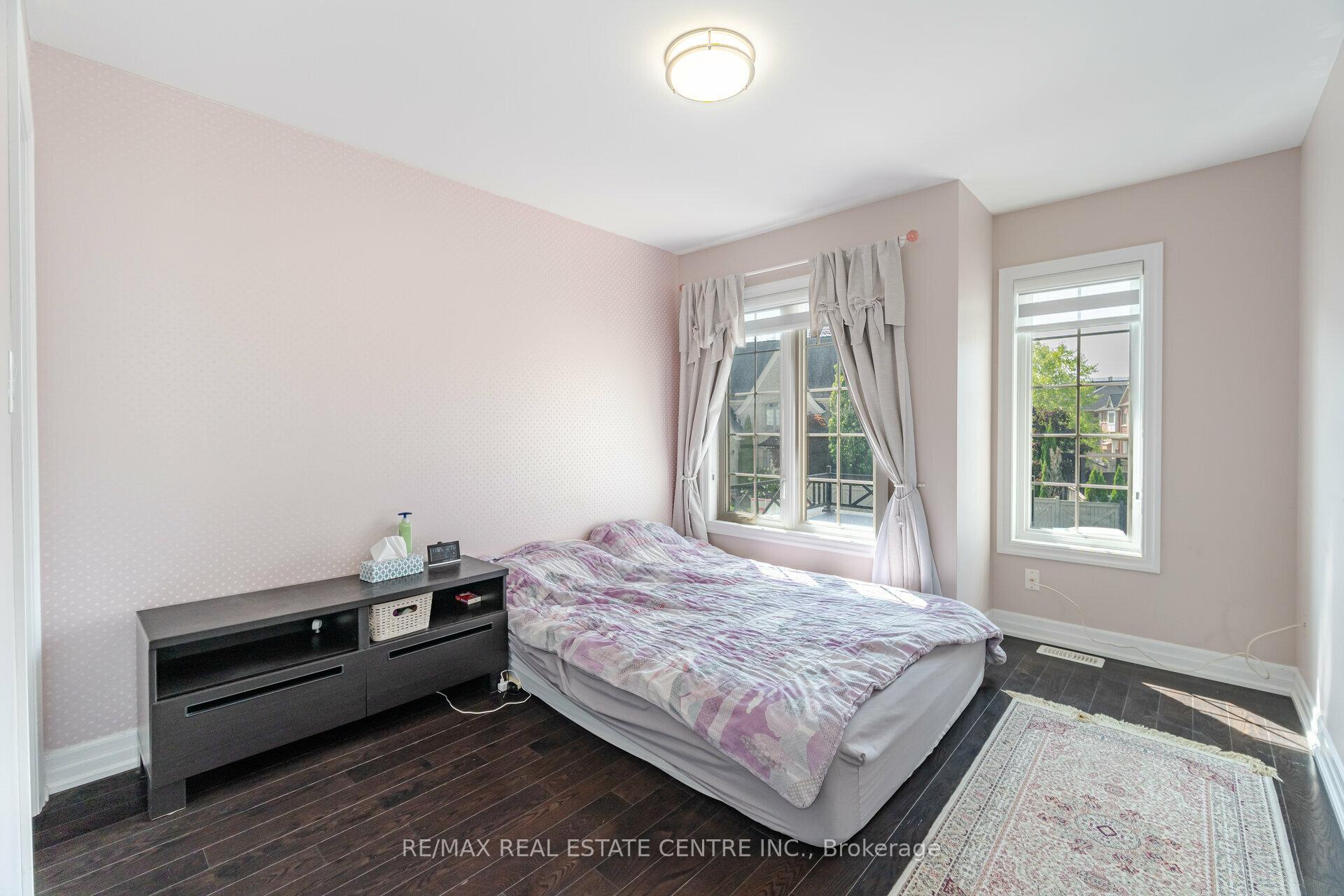 Photo 22 of 34 Alex Campbell Crescent, King, King City — HOMEH