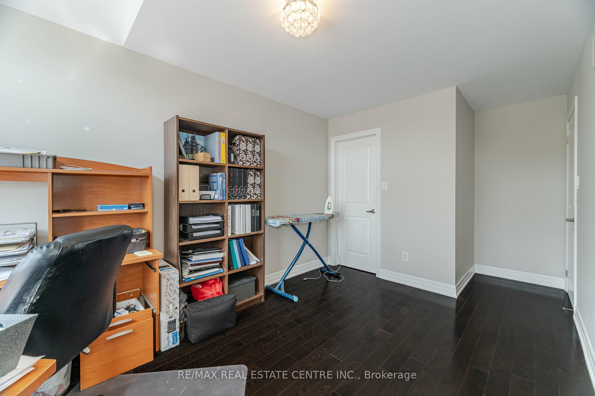 Photo 25 of 34 Alex Campbell Crescent, King, King City — HOMEH