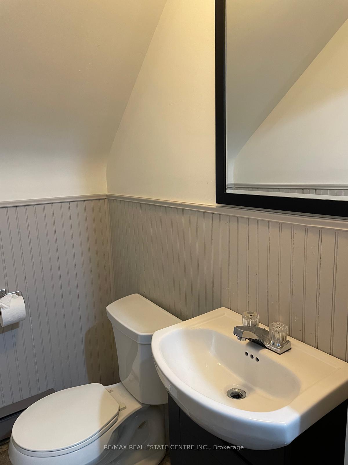 Photo 11 of Unit Upper, 41 Belleview Avenue E, Kitchener, Auditorium — HOMEH