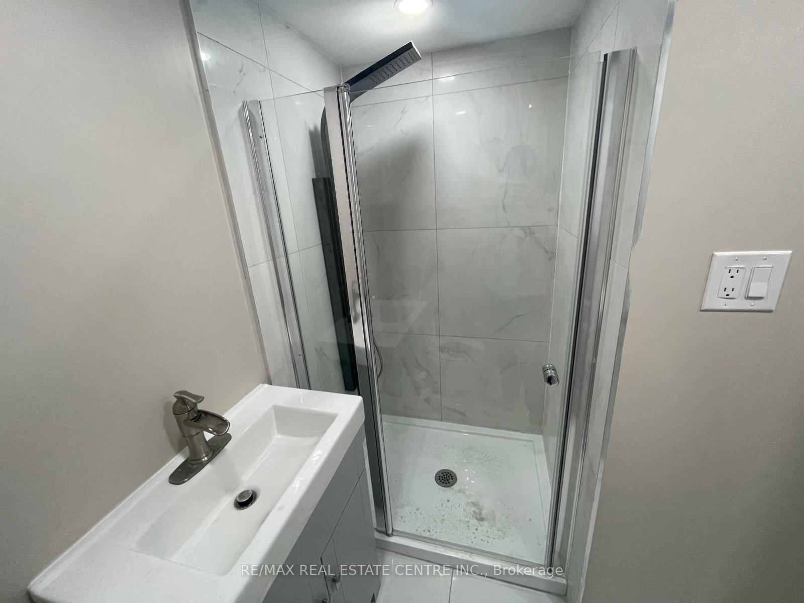 Photo 12 of Unit Upper, 41 Belleview Avenue E, Kitchener, Auditorium — HOMEH
