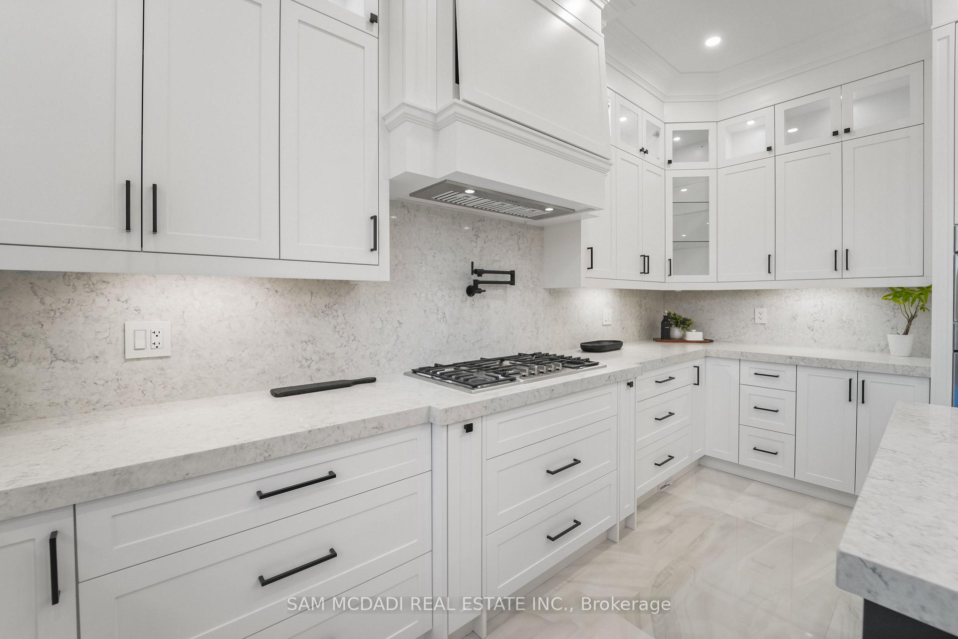 Photo 12 of 303 Delta Street, Etobicoke, Alderwood — HOMEH