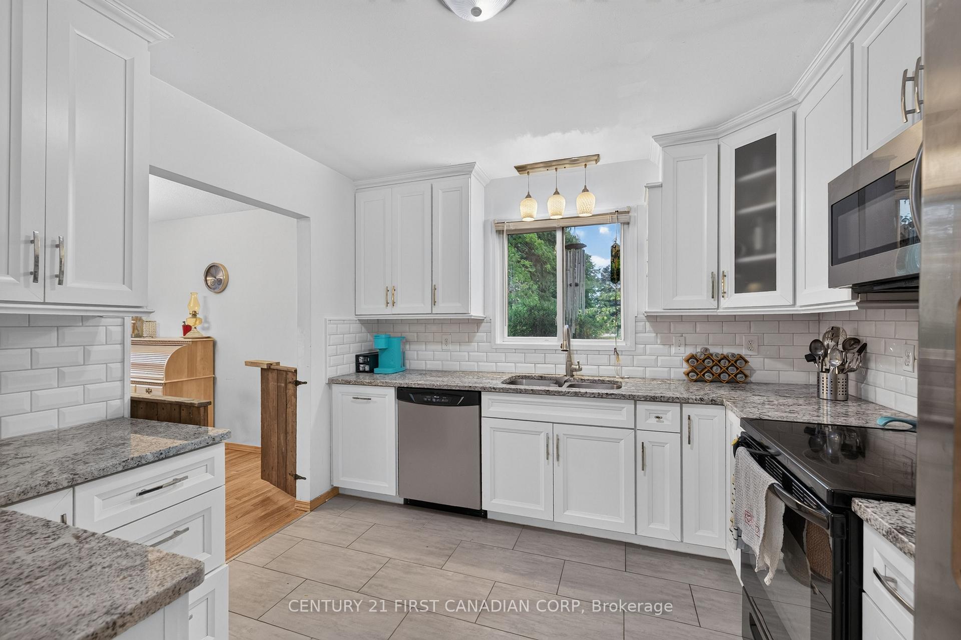 Photo 10 of 213 Fourth Street, West Elgin, Rodney — HOMEH