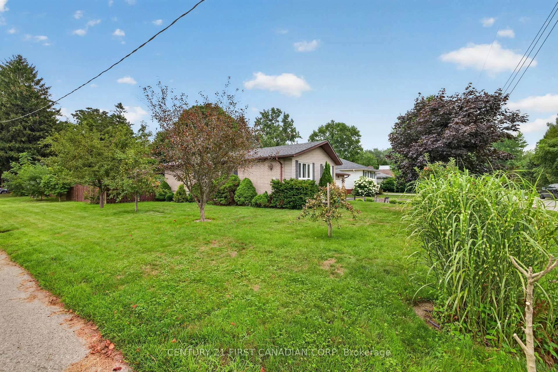 Photo 9 of 213 Fourth Street, West Elgin, Rodney — HOMEH