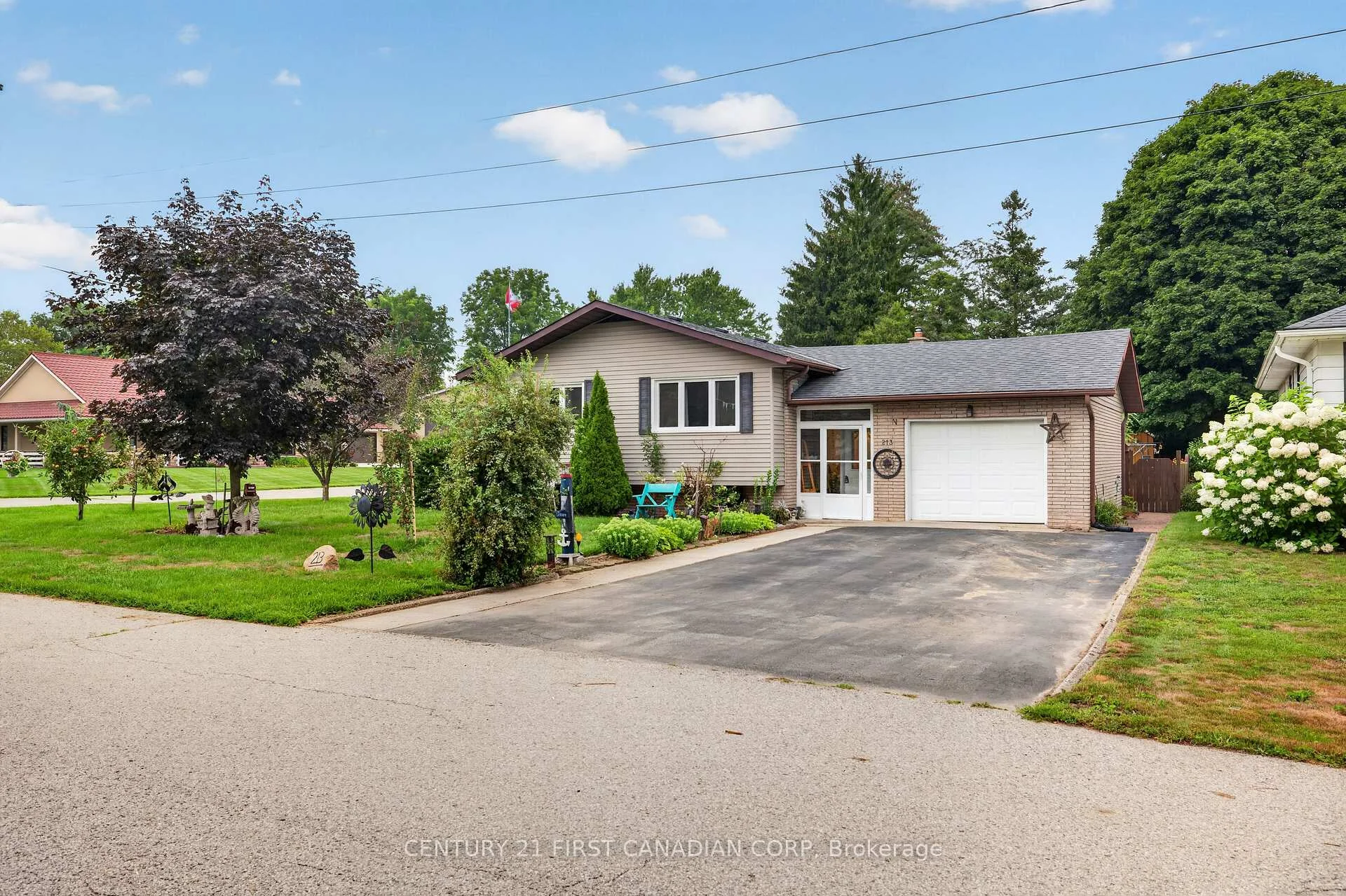 Photo 11 of 213 Fourth Street, West Elgin, Rodney — HOMEH