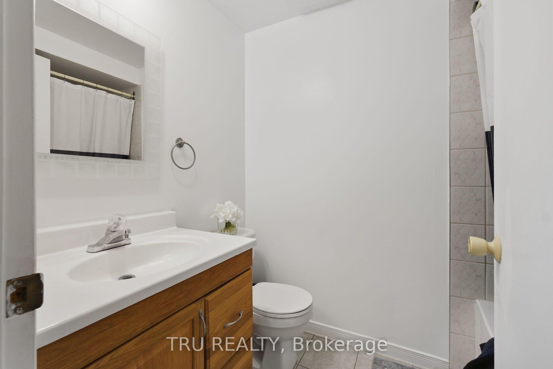 Photo 18 of Unit 59, 1999 Falkirk Crescent, Ottawa, Blackburn Hamlet (South) — HOMEH