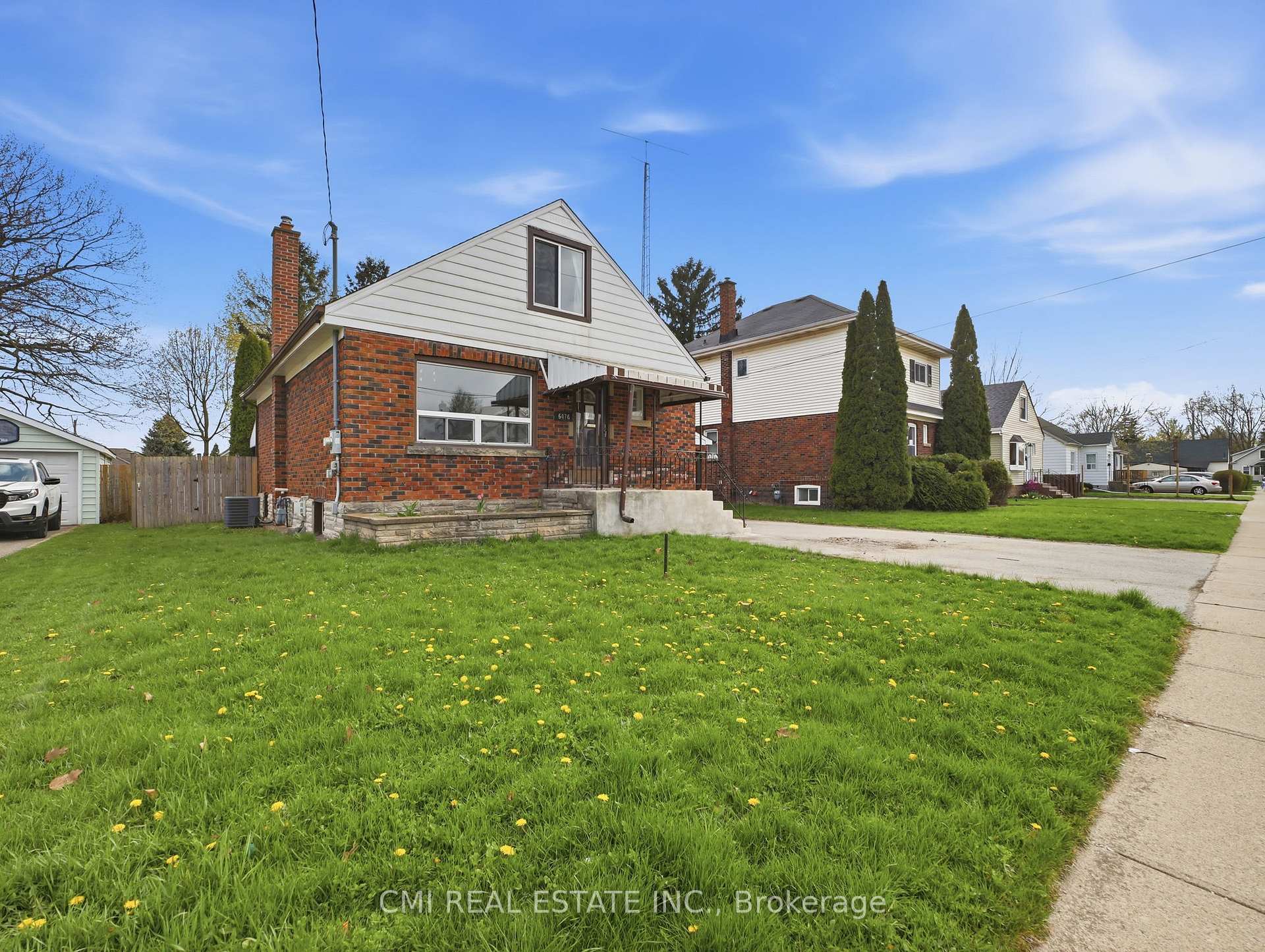 Photo 4 of 6476 Maranda Street, Niagara Falls, Clifton Hill — HOMEH