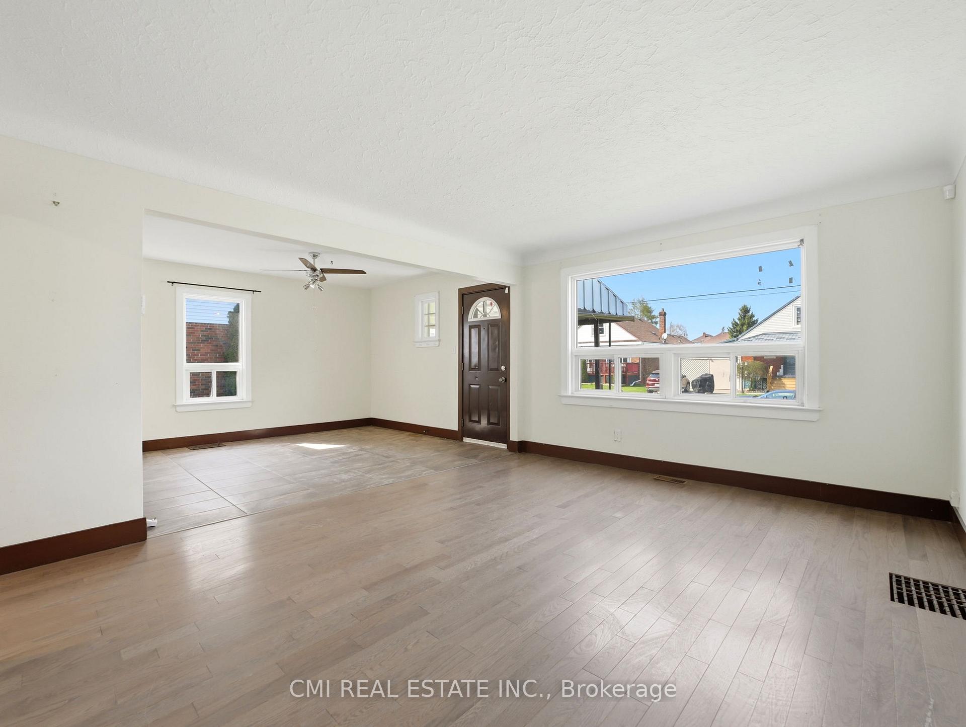 Photo 10 of 6476 Maranda Street, Niagara Falls, Clifton Hill — HOMEH