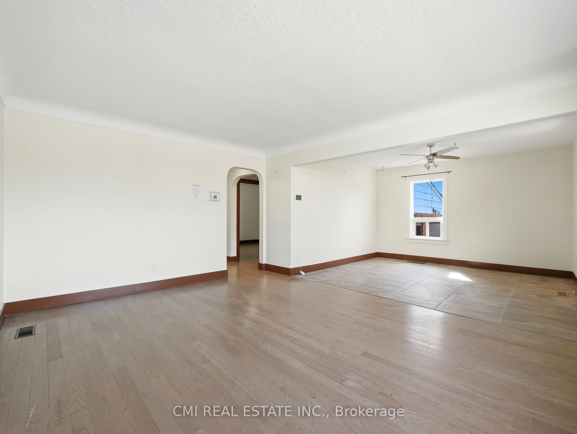 Photo 14 of 6476 Maranda Street, Niagara Falls, Clifton Hill — HOMEH