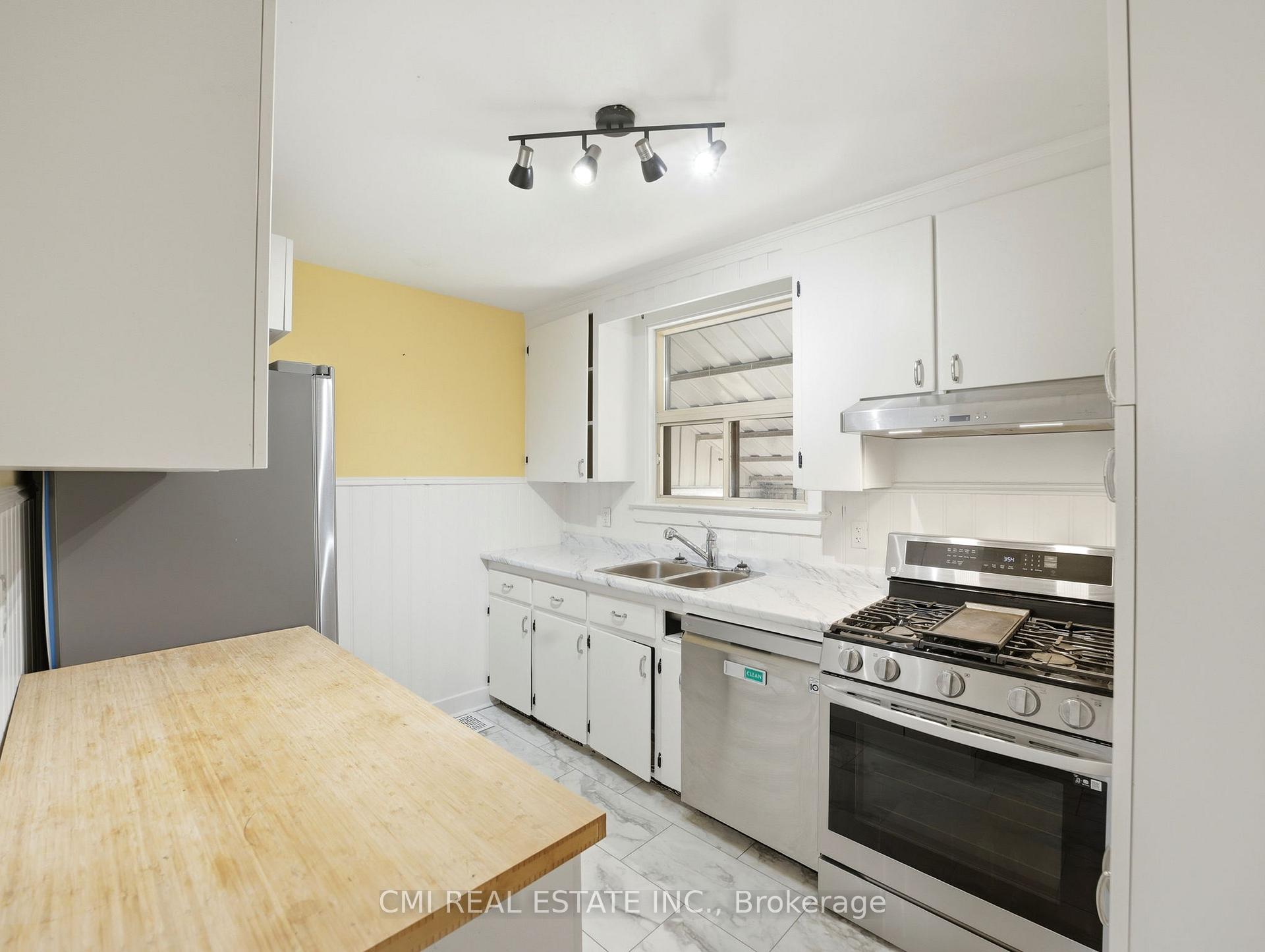 Photo 15 of 6476 Maranda Street, Niagara Falls, Clifton Hill — HOMEH