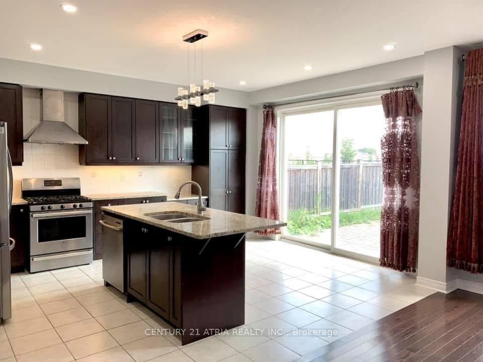 Photo 4 of 19 Gillings Street, Markham, Victoria Square — HOMEH