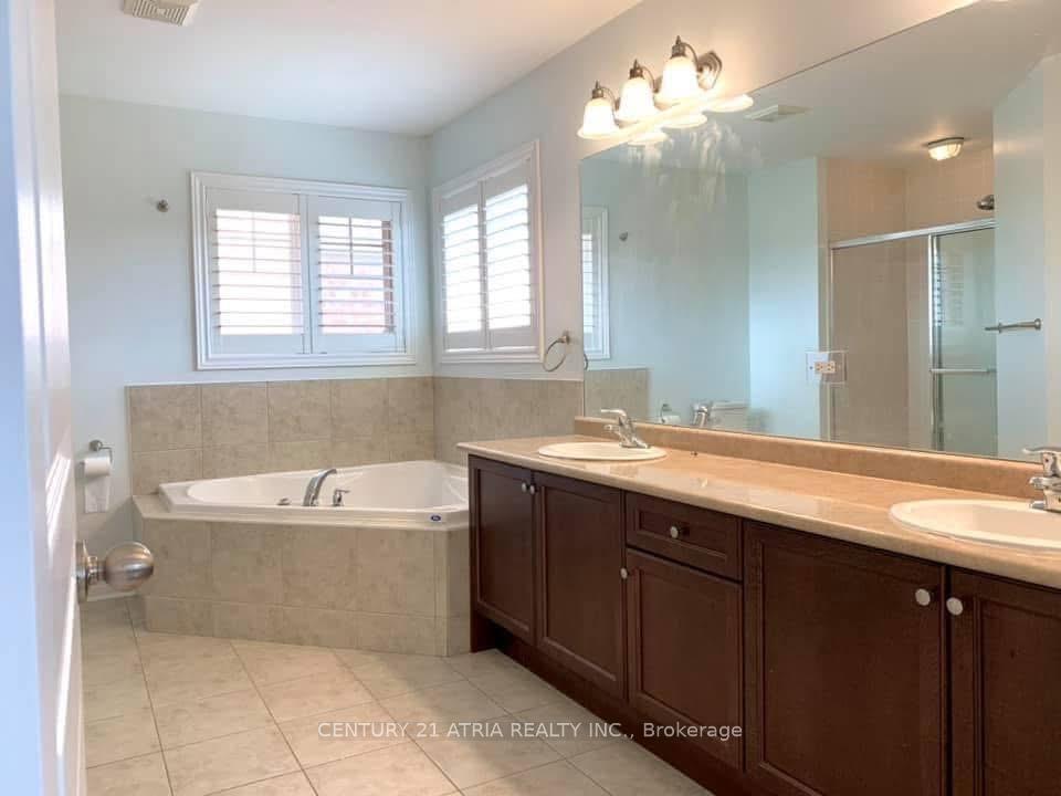 Photo 8 of 19 Gillings Street, Markham, Victoria Square — HOMEH