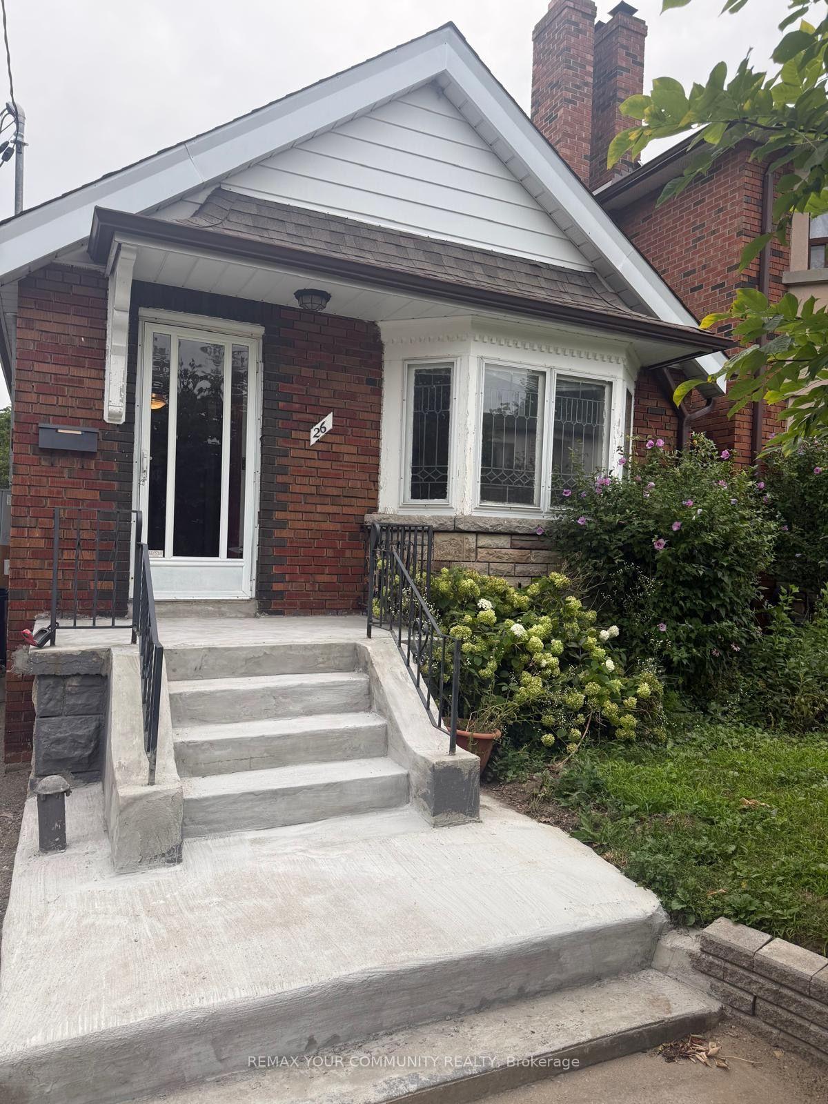 Photo 1 of 26 Elmsdale Road W, Toronto, East York — HOMEH