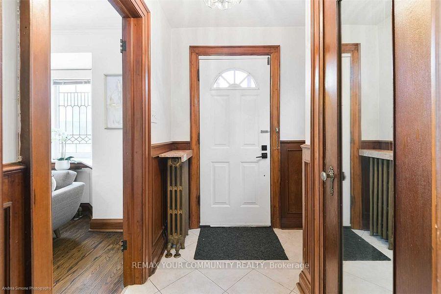 Photo 3 of 26 Elmsdale Road W, Toronto, East York — HOMEH