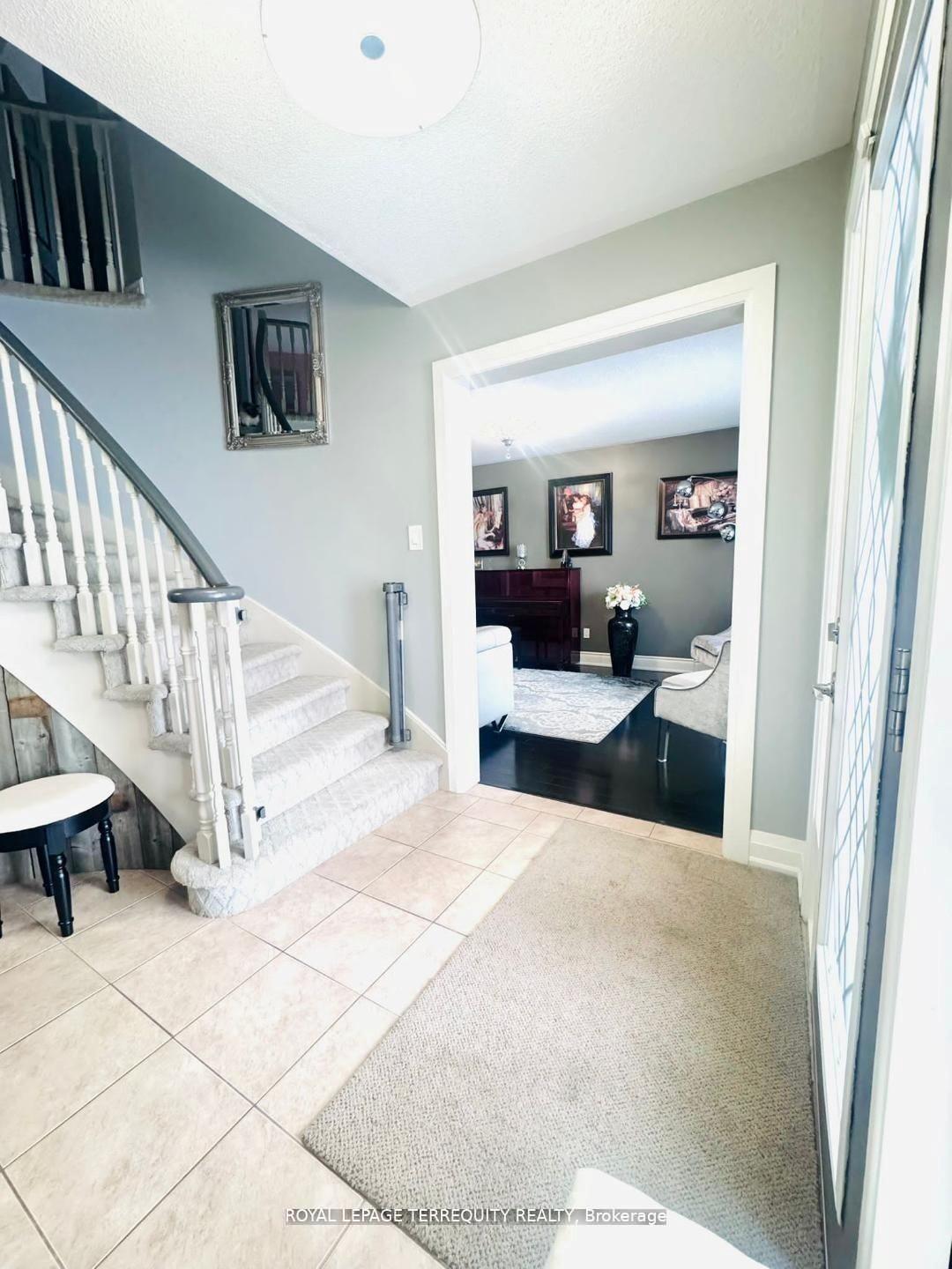 Photo 6 of 25 Jagges Drive, Barrie, Edgehill Drive — HOMEH