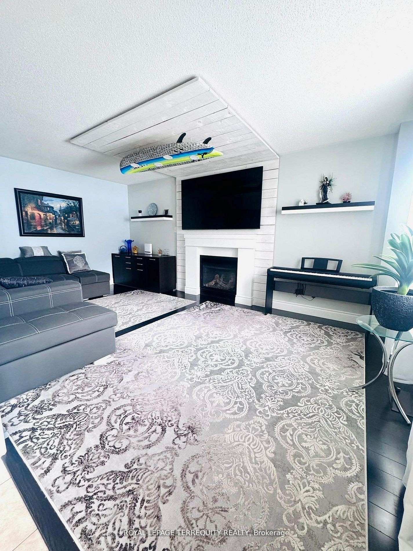 Photo 9 of 25 Jagges Drive, Barrie, Edgehill Drive — HOMEH