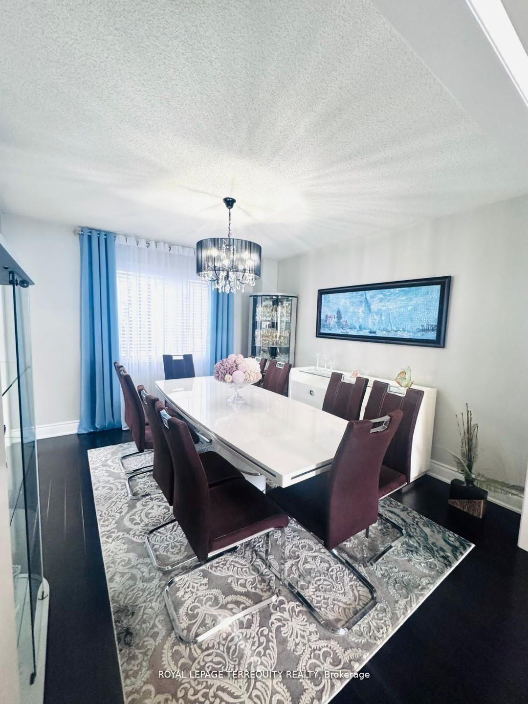Photo 15 of 25 Jagges Drive, Barrie, Edgehill Drive — HOMEH