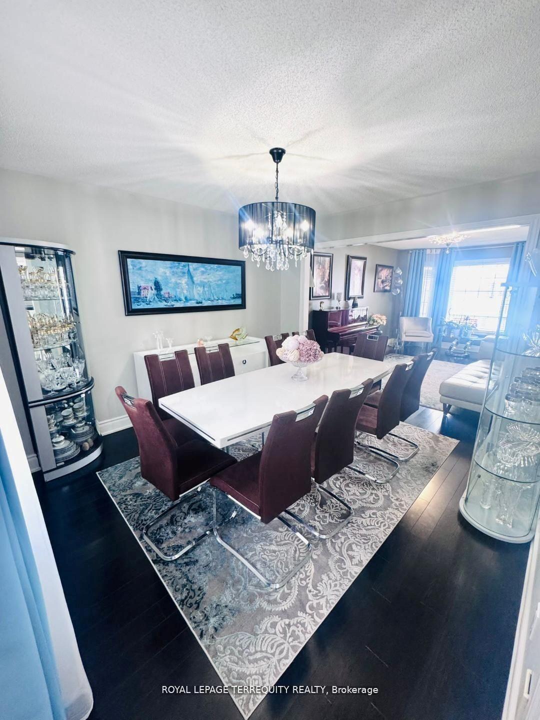 Photo 16 of 25 Jagges Drive, Barrie, Edgehill Drive — HOMEH