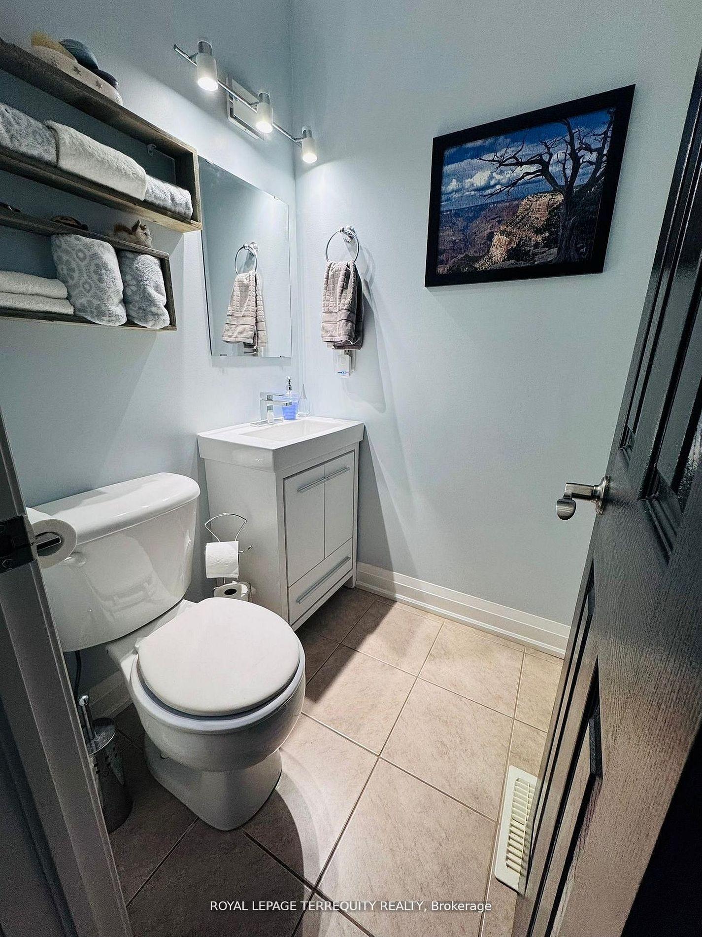 Photo 20 of 25 Jagges Drive, Barrie, Edgehill Drive — HOMEH