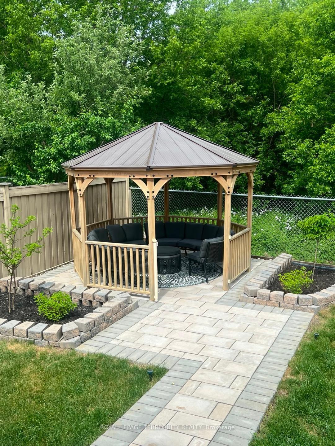 Photo 38 of 25 Jagges Drive, Barrie, Edgehill Drive — HOMEH