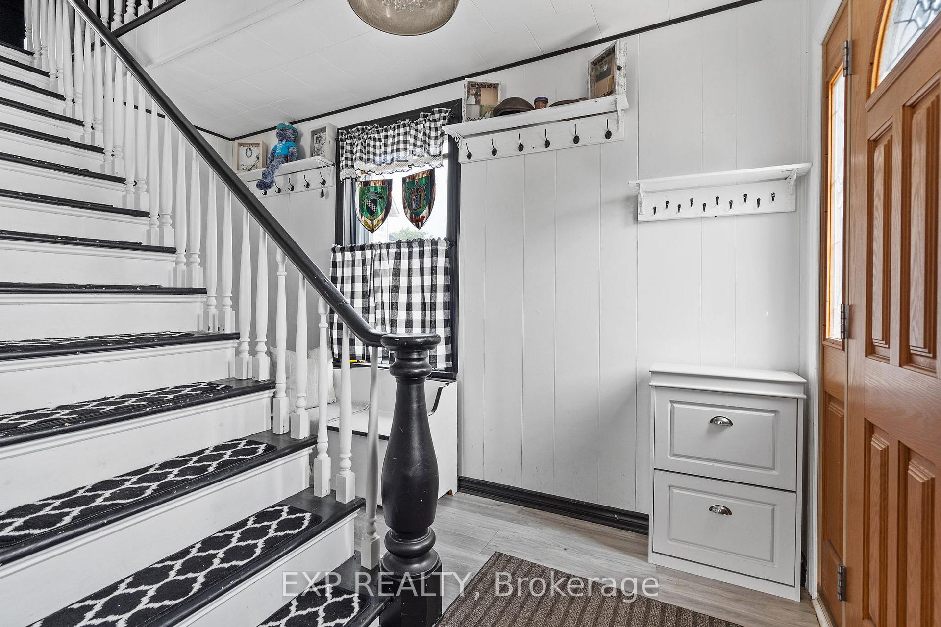Photo 4 of 4235 Fly Road, Lincoln, Beamsville — HOMEH