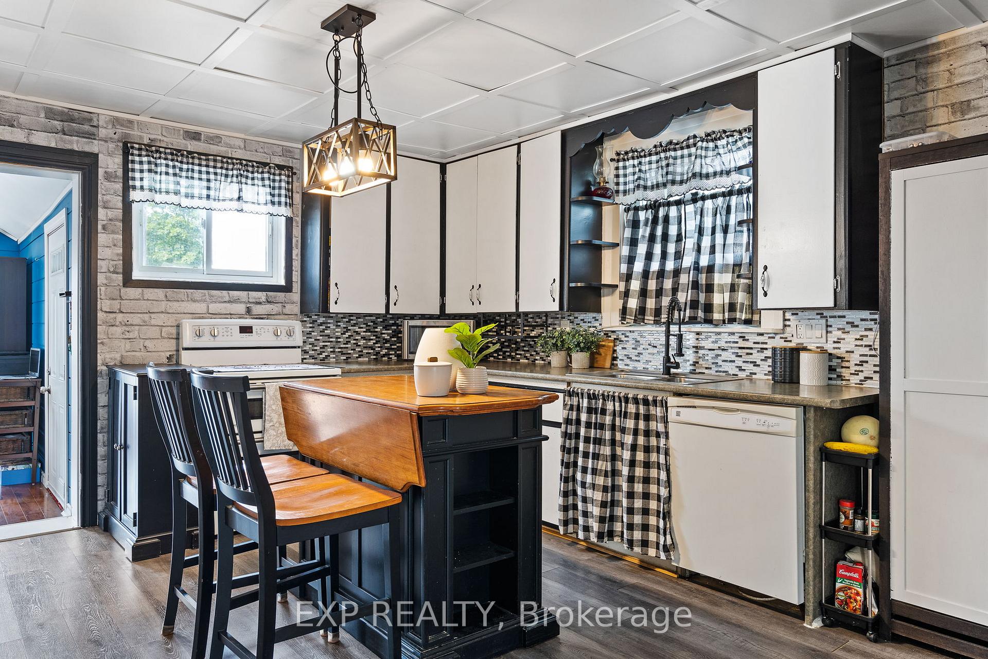 Photo 11 of 4235 Fly Road, Lincoln, Beamsville — HOMEH